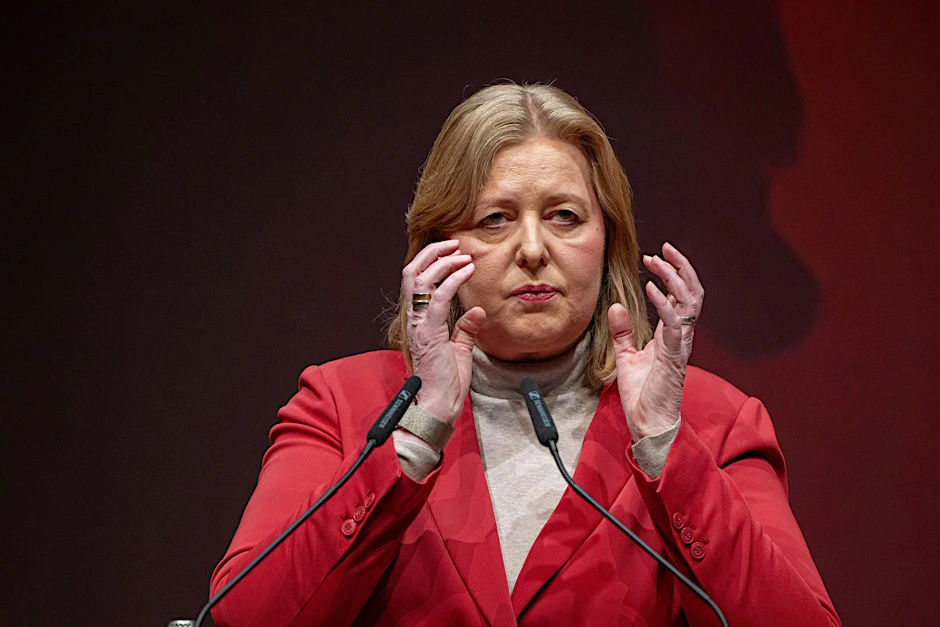 SPD-Chefin Bas hatte am Montag in Brüssel deutlich gemacht, dass ein Scheitern des Rentenpakets den Fortbestand der Regierung gefährden könnte.