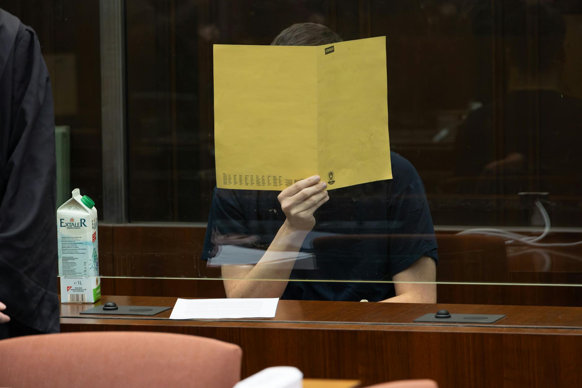 Der Angeklagte Akhmad E. (19) vor Gericht.