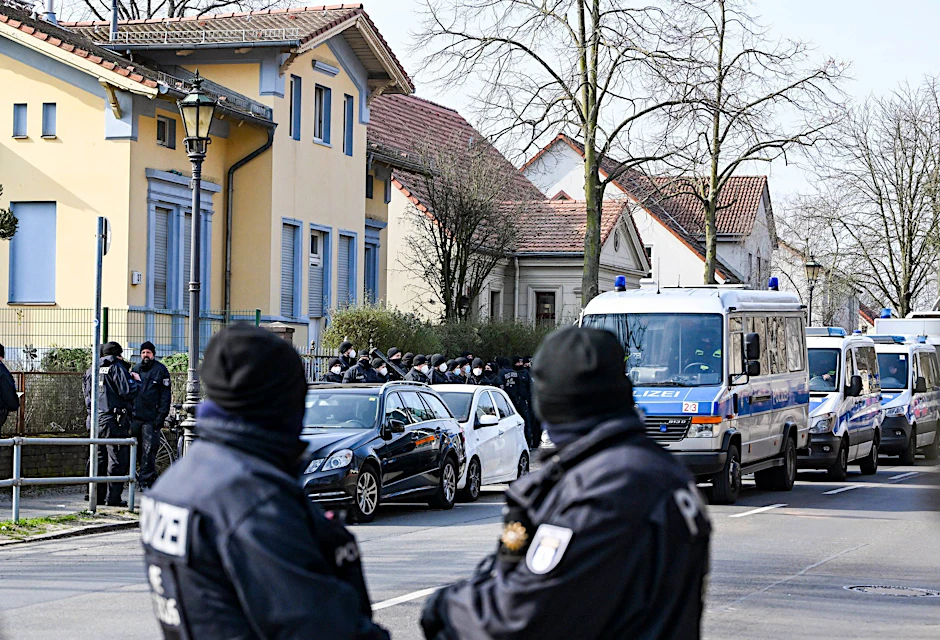 Das Berliner Landgericht muss erneut über Remmo-Immobilien entscheiden.