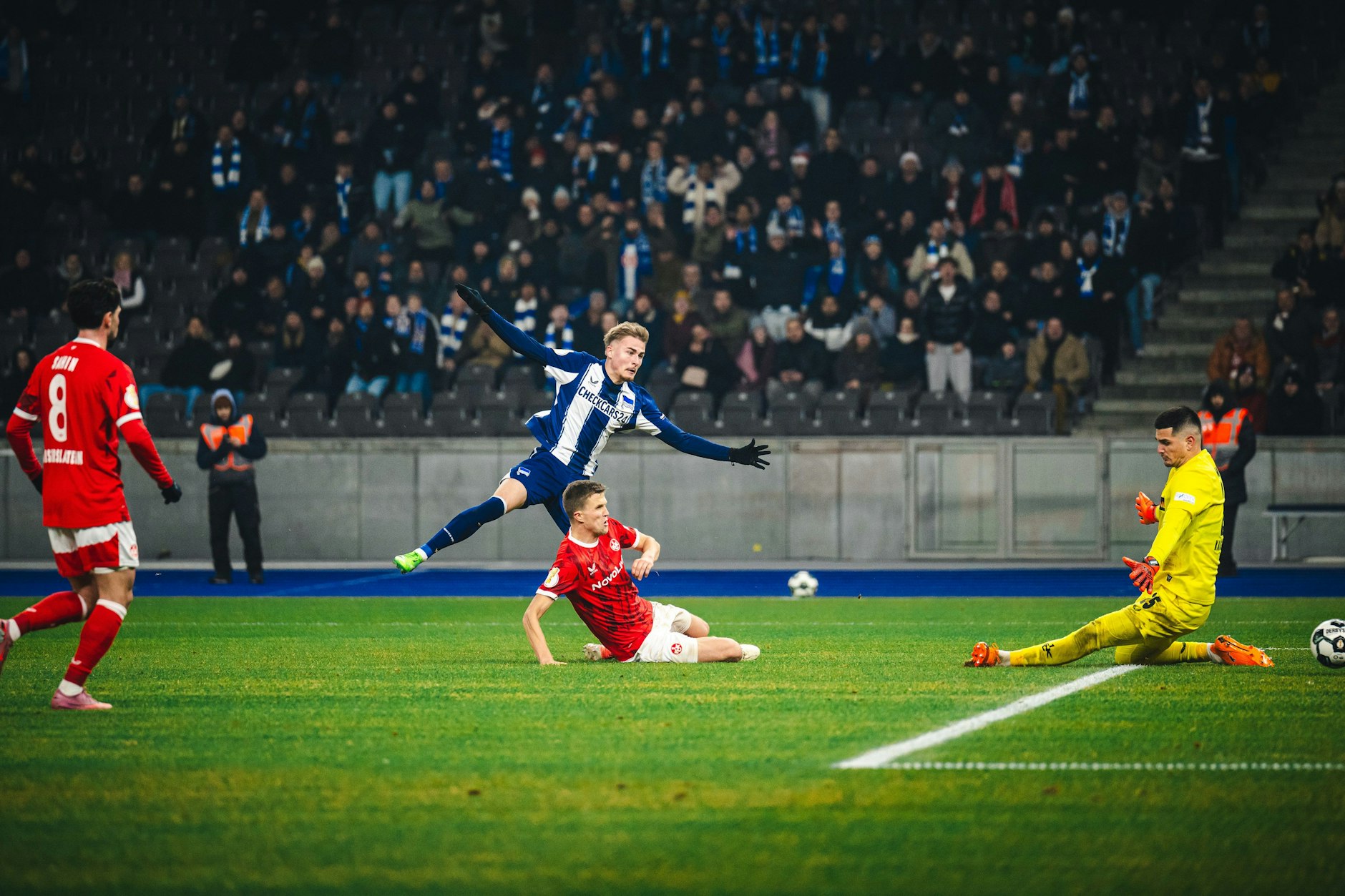 Marten Winkler trifft nach Super-Solo zum 2:0 für Hertha BSC gegen Kaaiserslautern.