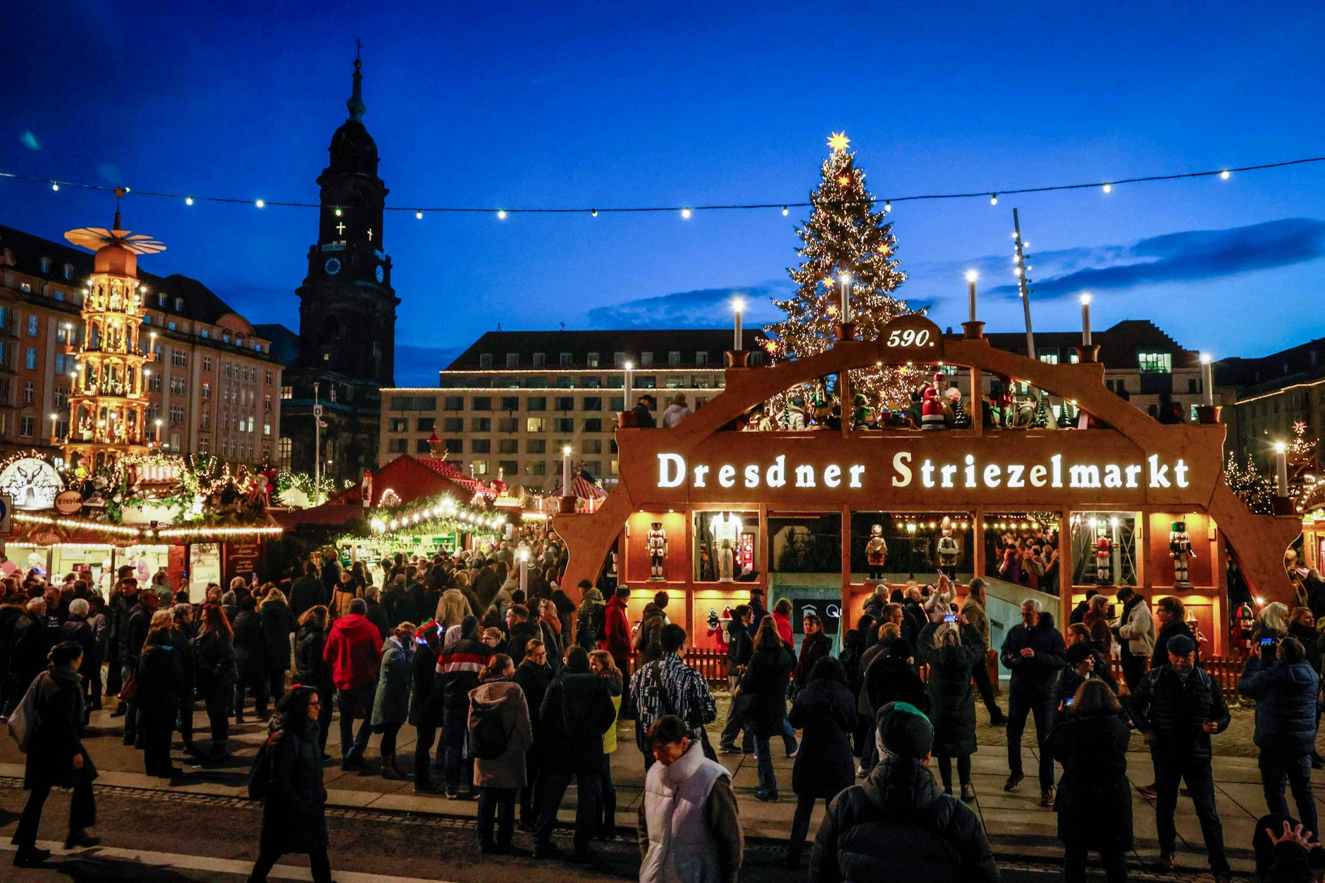 Den Striezelmarkt in Dresden gibt es noch heute.