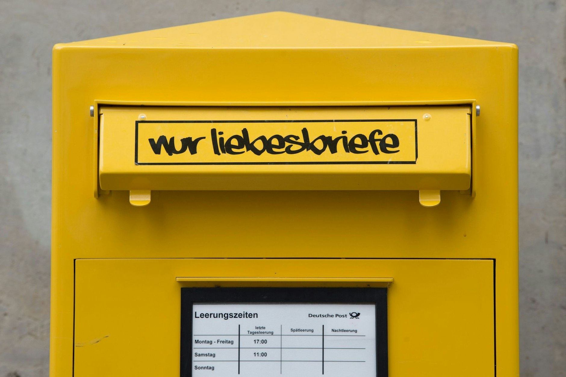 Früher öfters genutzt - heute leider veraltet. Der private Briefverkehr ist ein Auslaufmodell.
