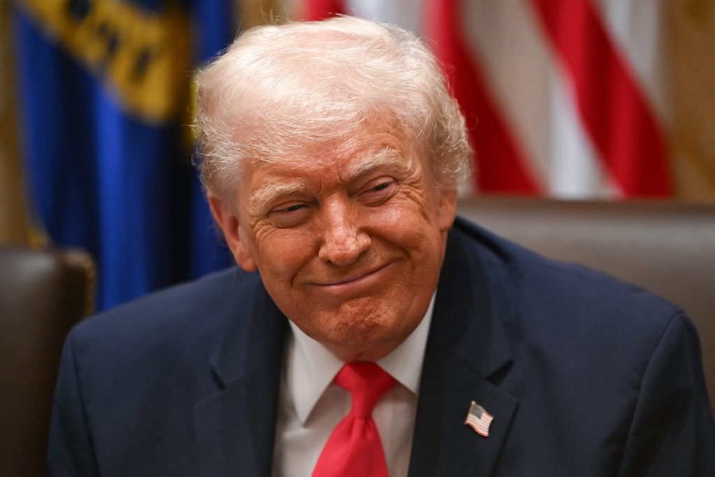 Trump kündigt baldige Bodenangriffe in Venezuela an – und droht Kolumbien