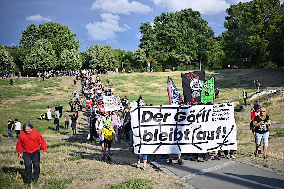 Protest gegen den Zaunbau am Görlitzer Park