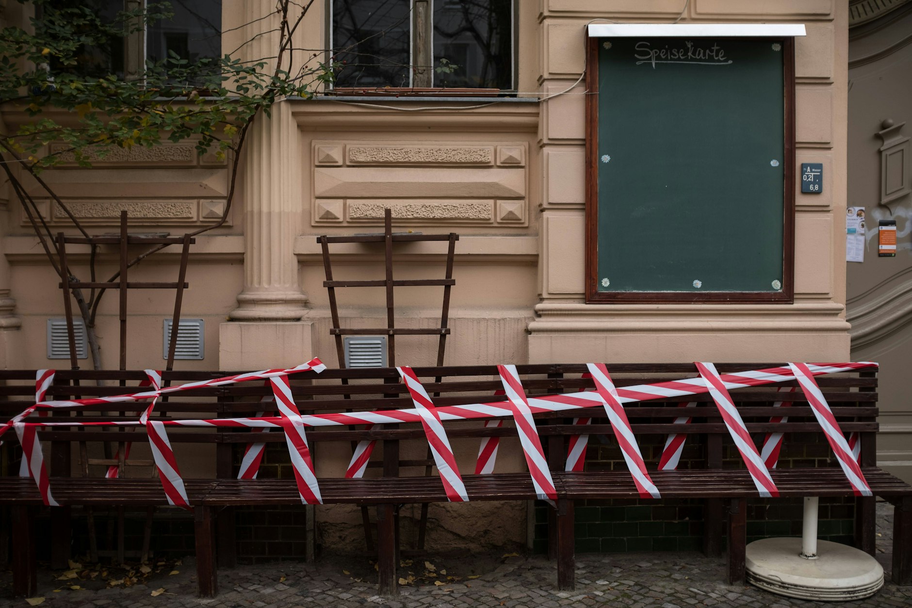 Viele Unternehmen in Deutschland warnen vor der geplanten Mindestlohnerhöhung im Januar 2026. Es drohen weniger Investitionen, Stellenabbau und Insolvenzen.