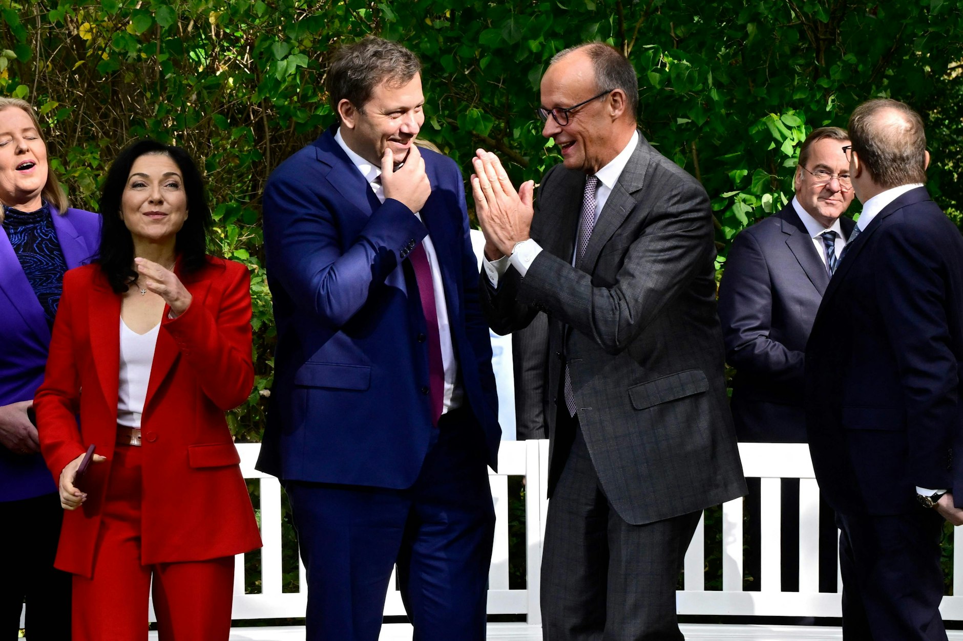 Wirtschaftsministerin Reiche, Finanzminister Klingbeil und Bundeskanzler Merz nach einer Sitzung am 30. September in Berlin.