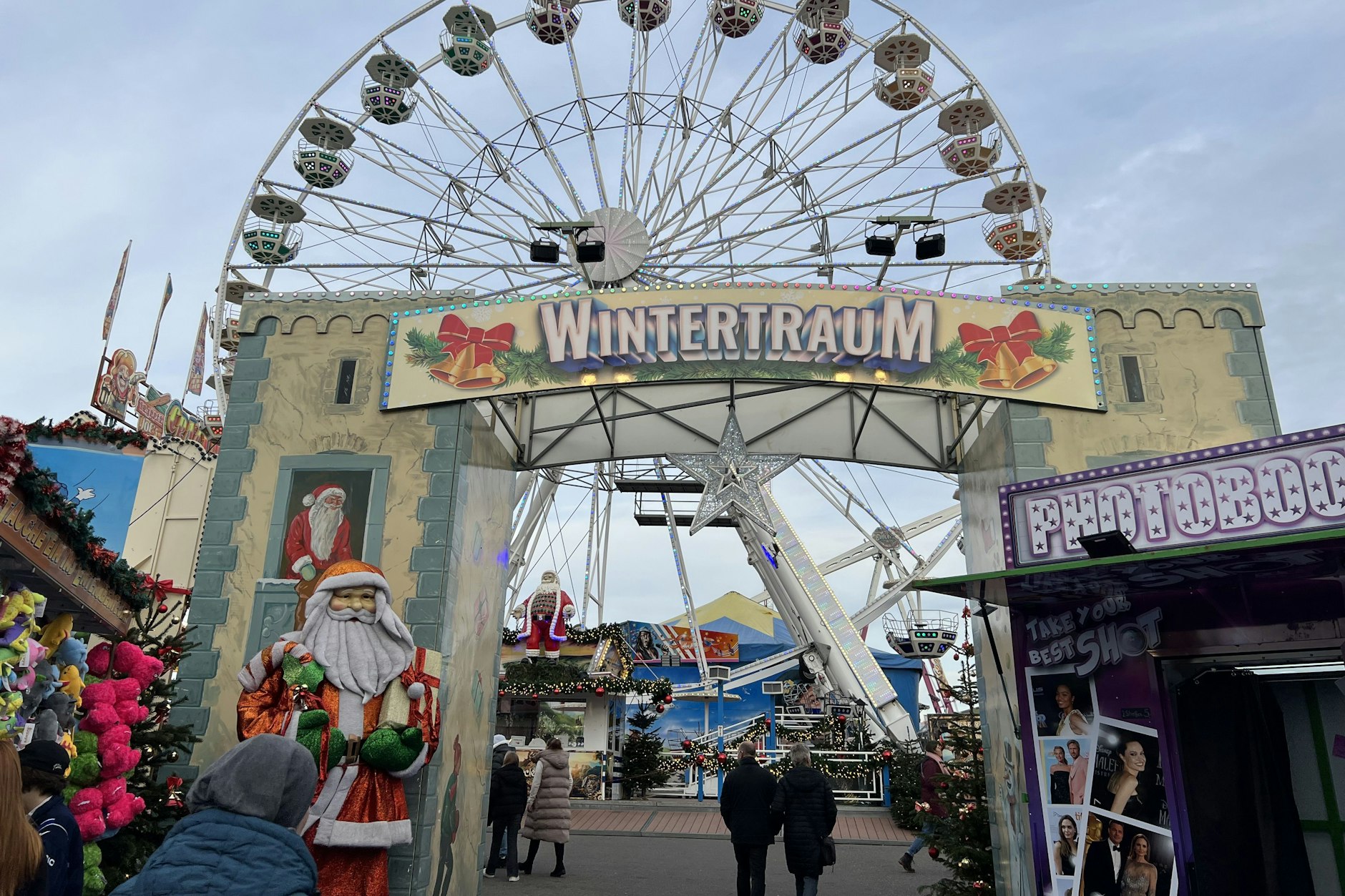 KURIER-Test: Wie weit komme ich auf dem Weihnachtsmarkt mit 25 Euro?