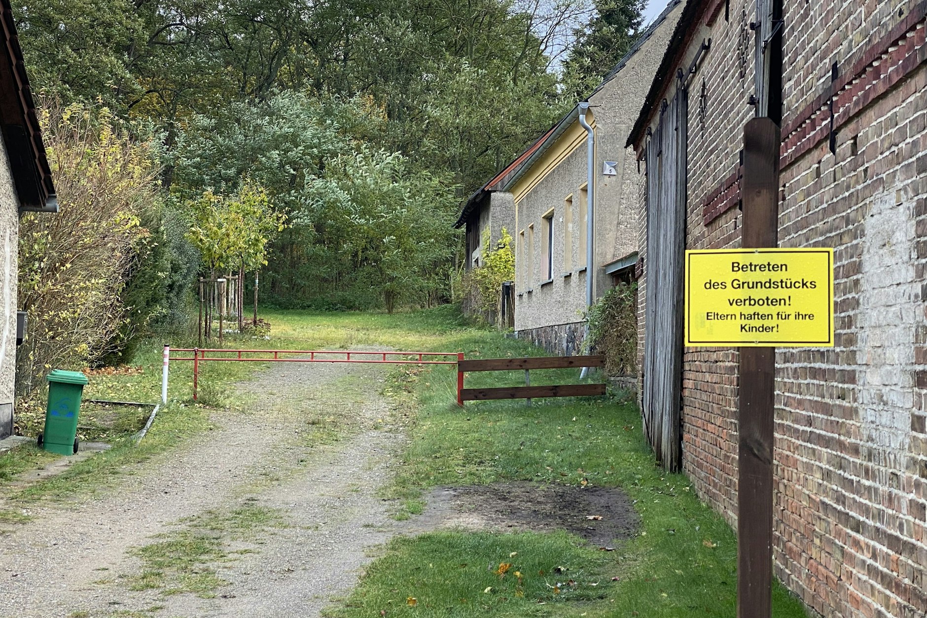 Die Schranke verhindert, dass Familie Mietzner zu ihrem Grundstück gelangen kann.
