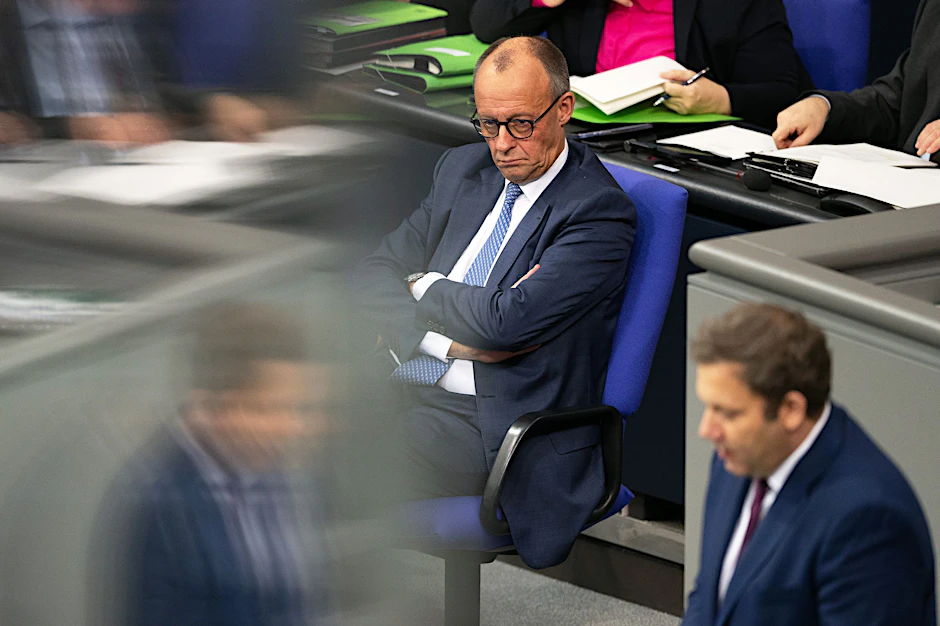 Bundeskanzler Friedrich Merz (CDU) und Finanzminister Lars Klingbeil (SPD) haben „schuldenfinanzierte Mittel nahezu vollständig zum Stopfen von Haushaltslöchern genutzt“.