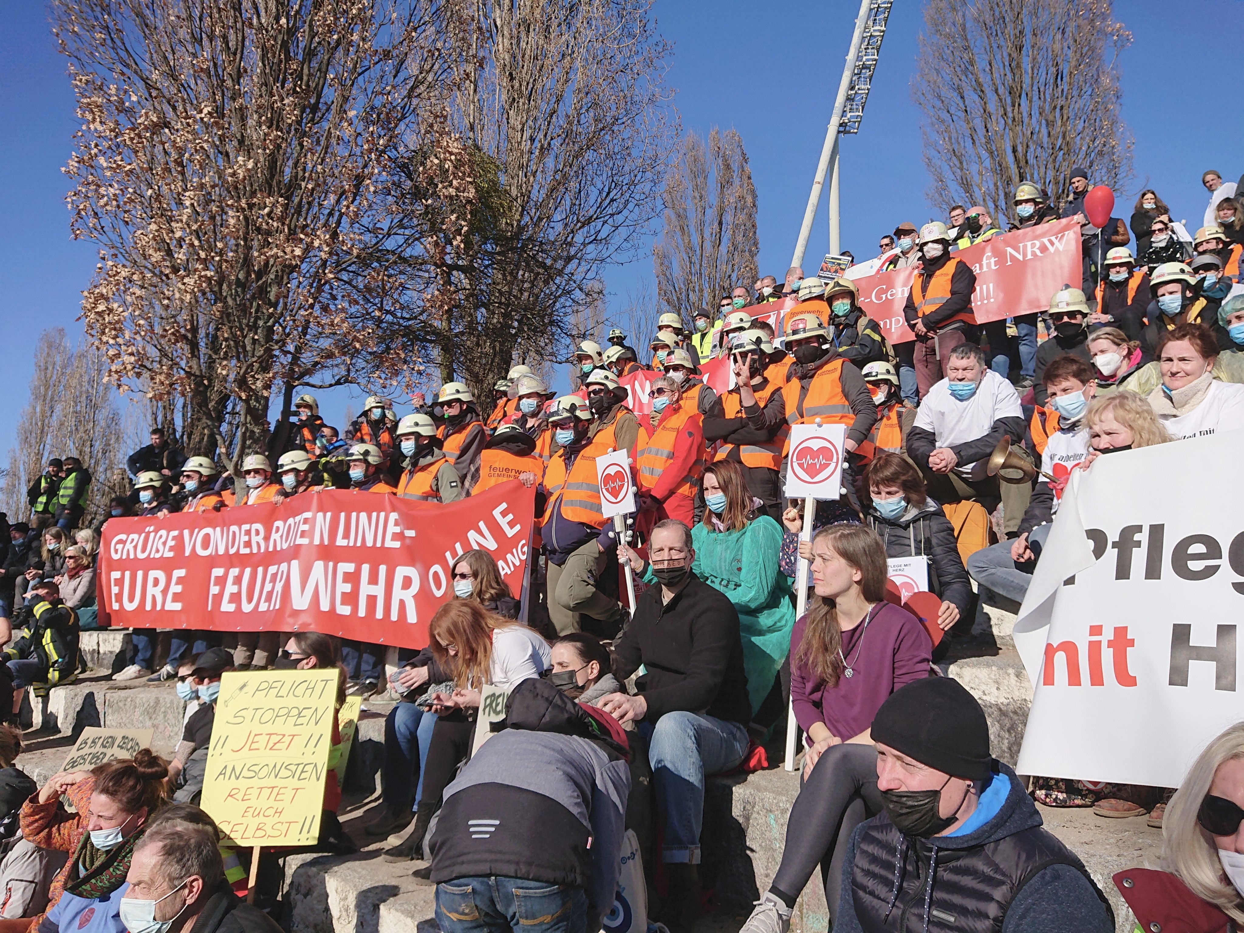 Image - Aufarbeitung der Corona-Pandemie: Was brachte der Impfzwang bei der Feuerwehr?