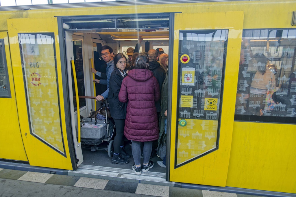 Endlich-kein-Gedr-ngel-mehr-Diese-Berliner-U-Bahn-wird-l-nger