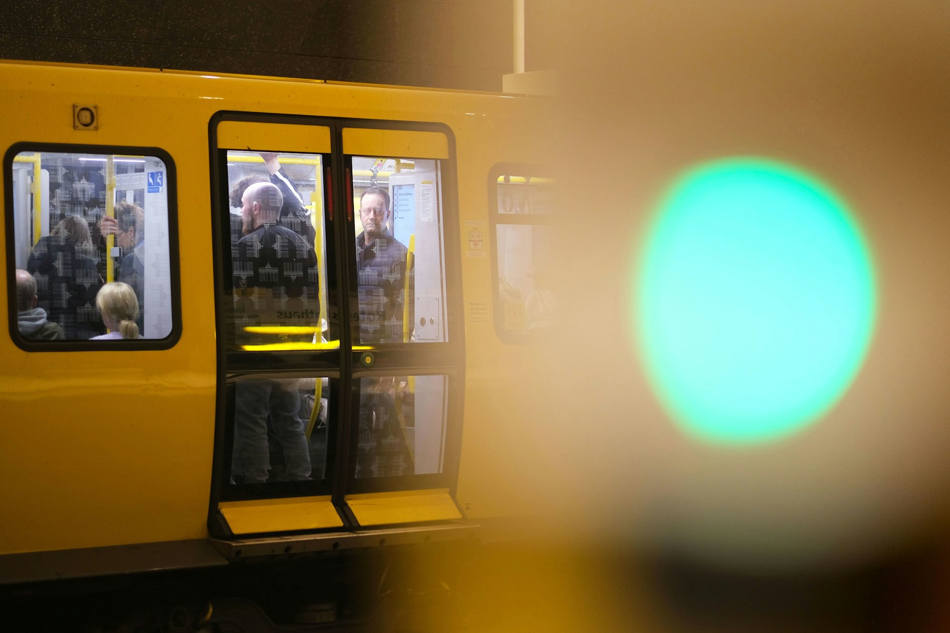 Die BVG schafft auf der Linie U3 30 Prozent mehr Platz für ihre Fahrgäste.
