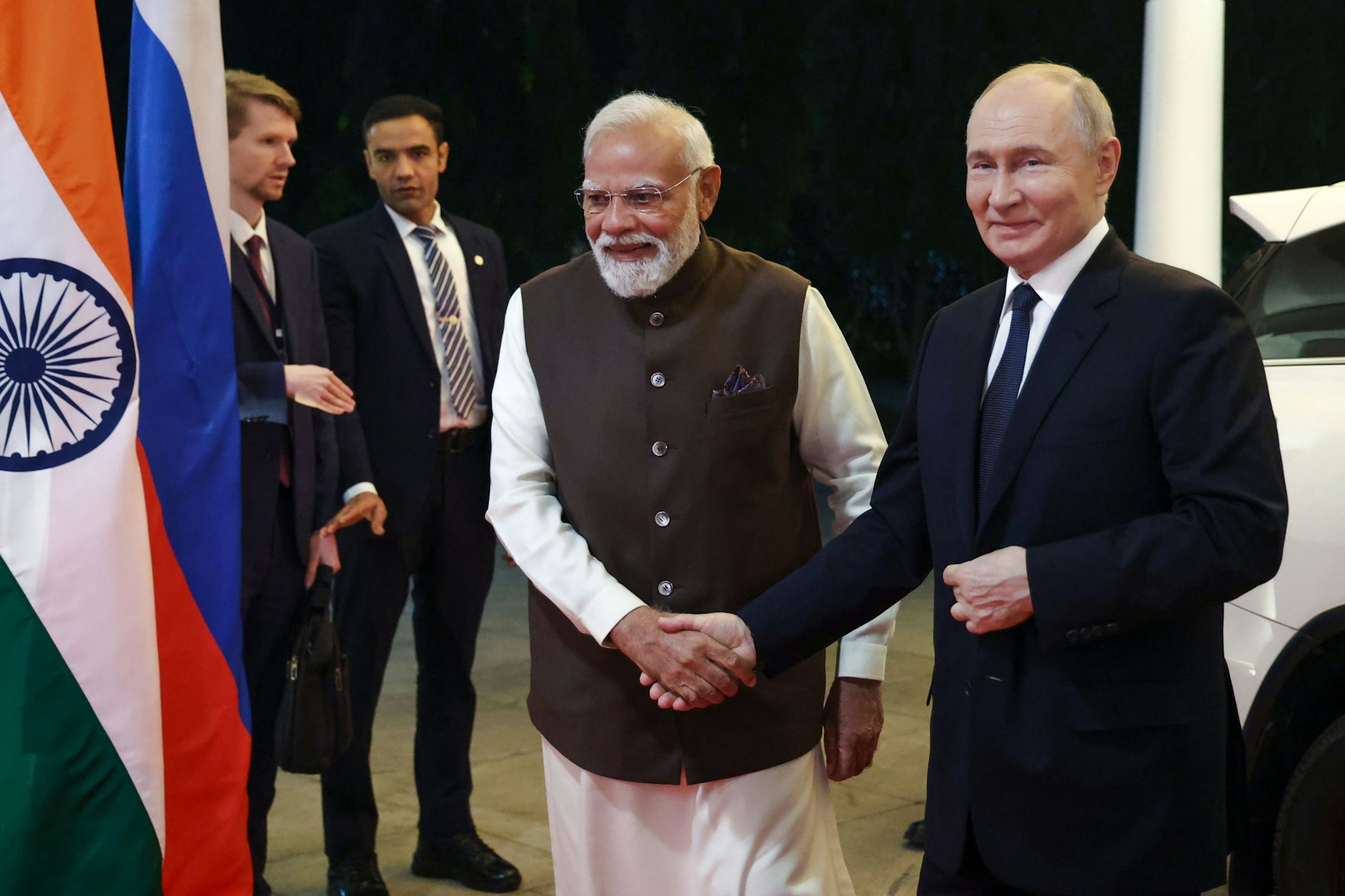 Neu Delhi: Indiens Premierminister Narendra Modi empfängt den russischen Präsidenten Wladimir Putin.
