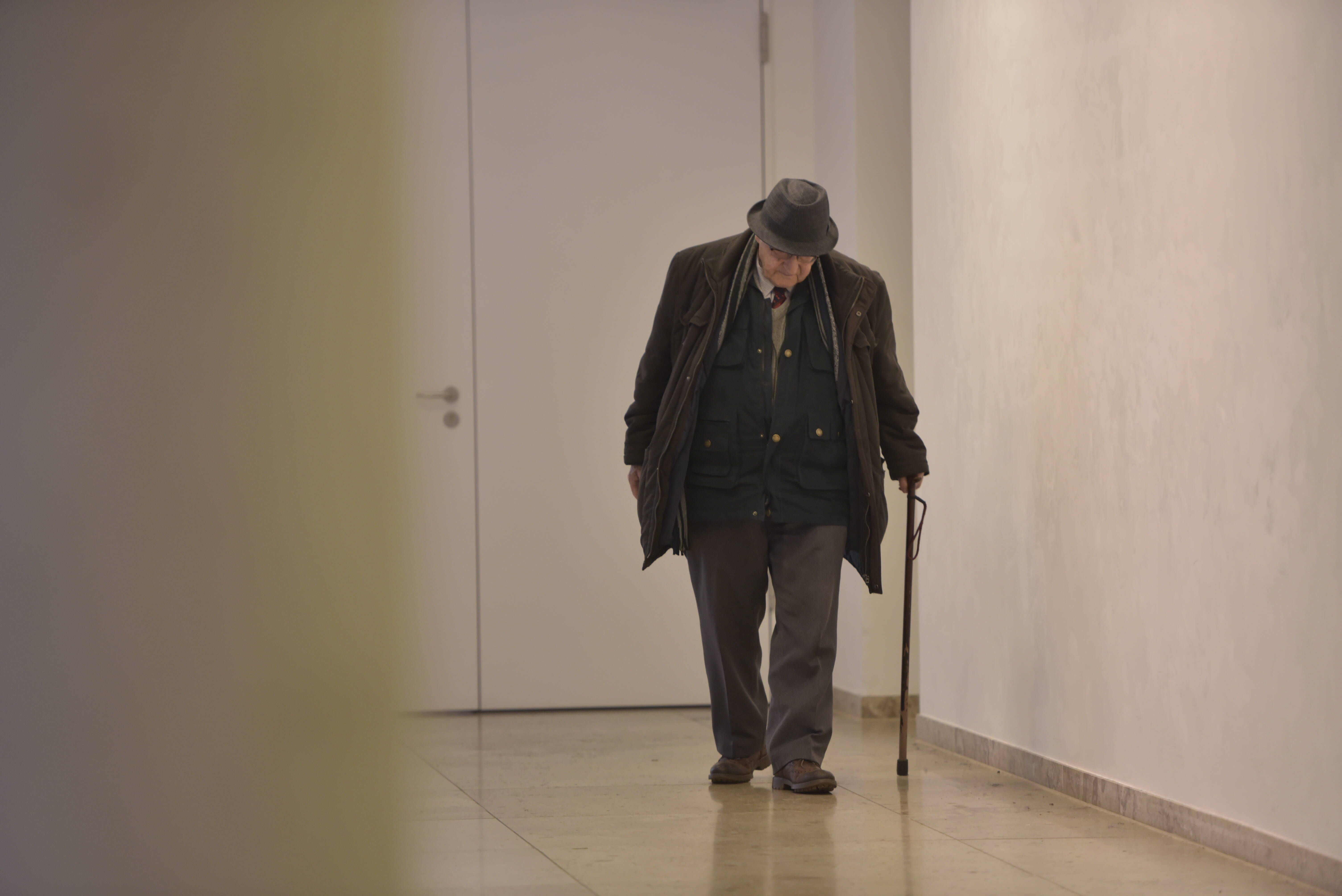 Verarmt kurz vor dem Ruhestand: Wie Menschen beim Rentenübergang im Stich gelassen werden