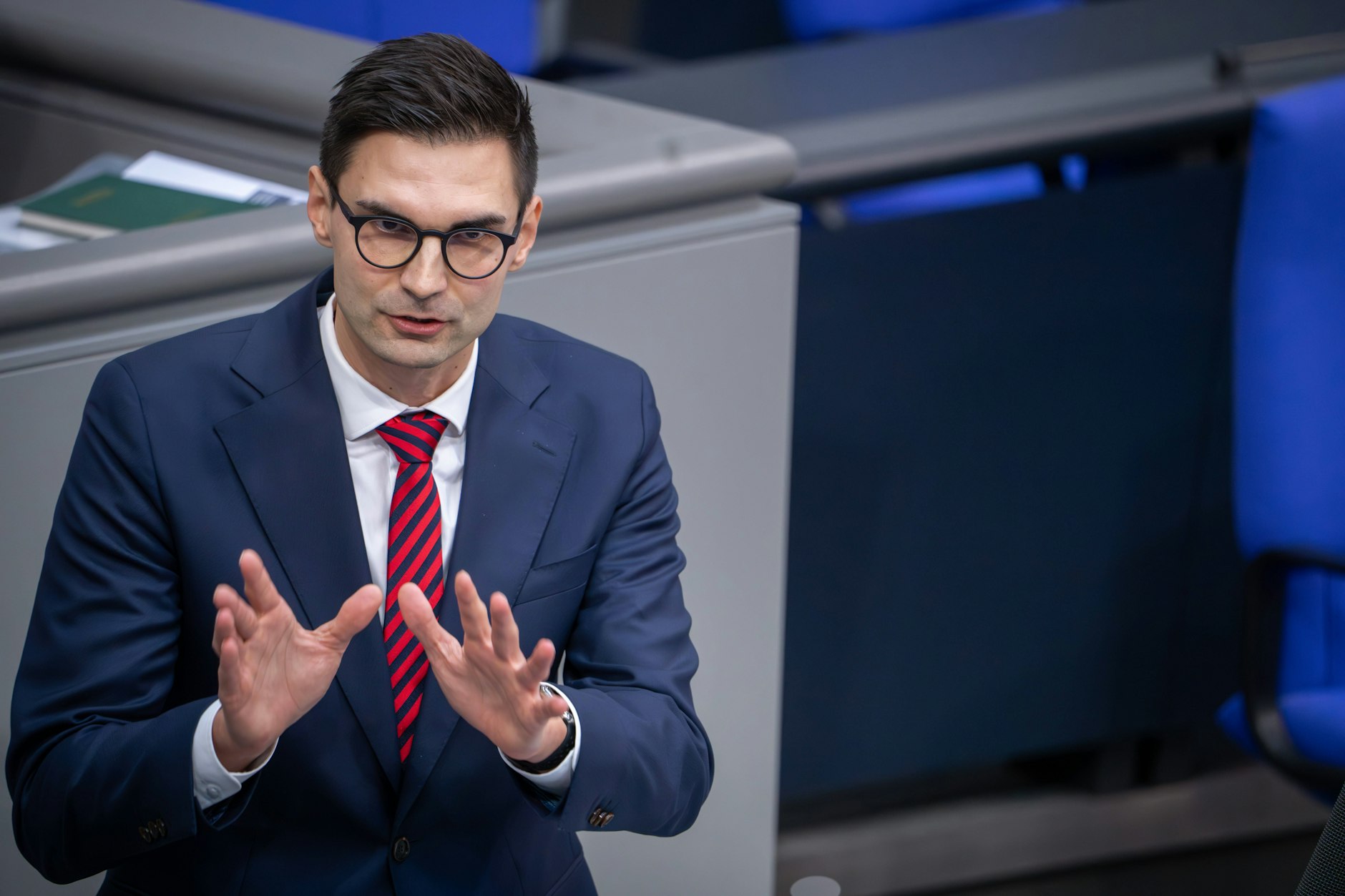 Sepp Müller (CDU) sieht das Rentenpaket kritisch, will aber Bundeskanzler Merz' Plan folgen und trotzdem dafür stimmen.