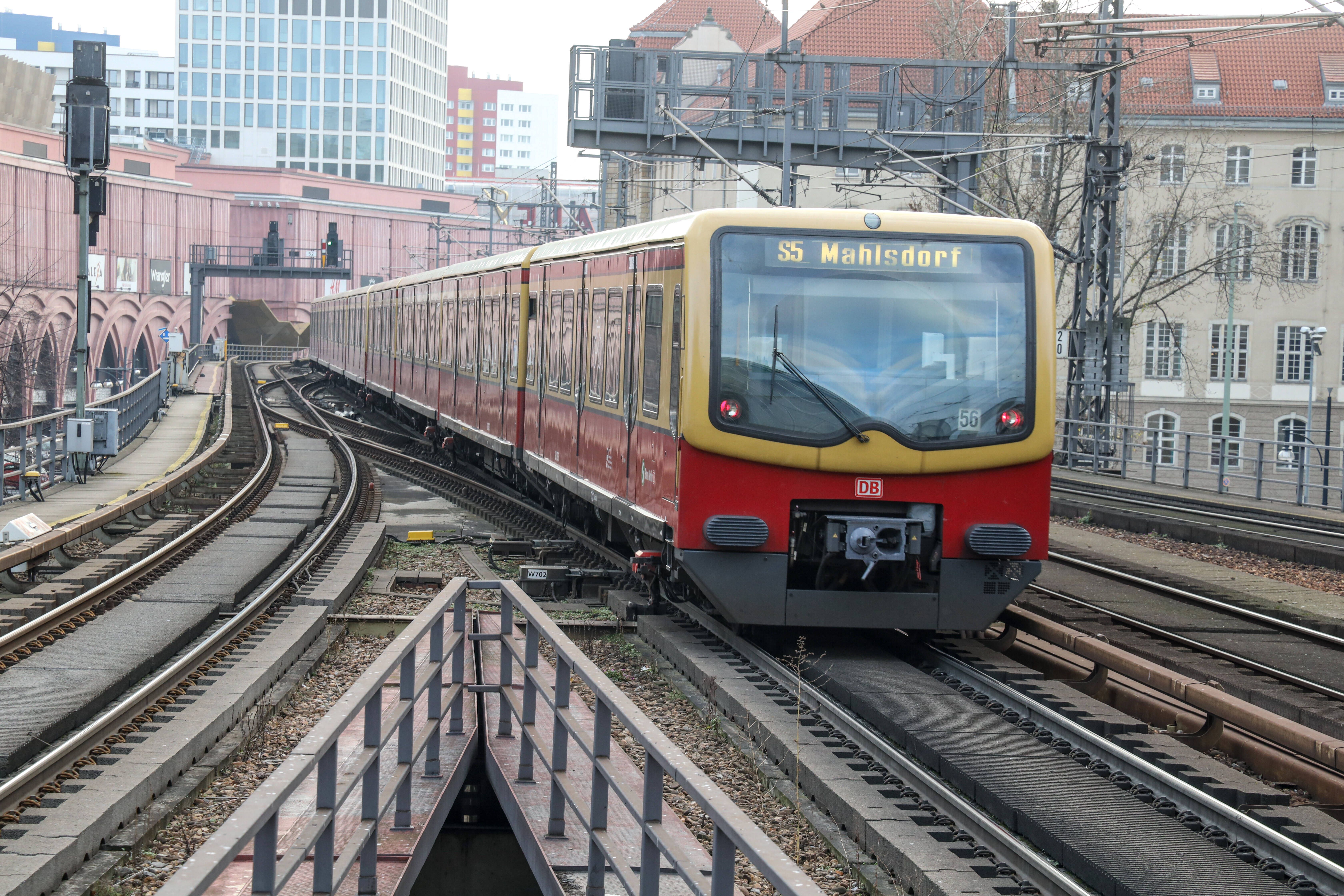 Image - S-Bahn-Chaos in Berlin: Kaputte Weiche bringt Fahrplan durcheinander