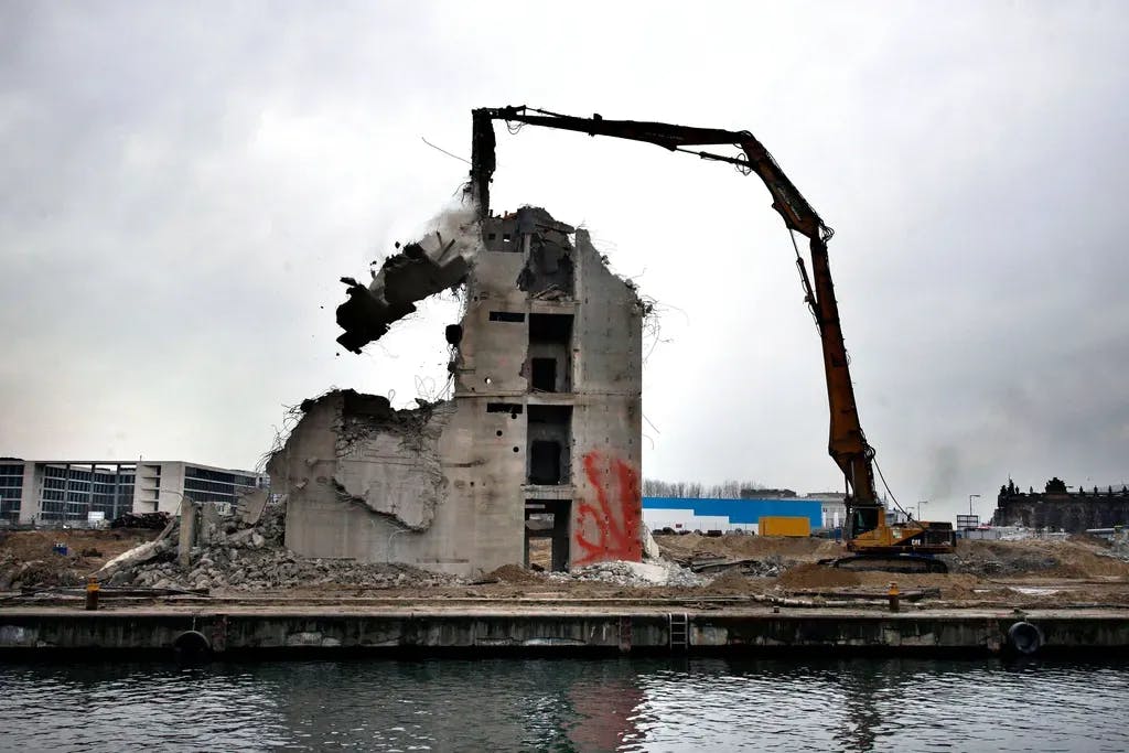 Berlin macht platt: DDR-Architektur stirbt Stück für Stück.