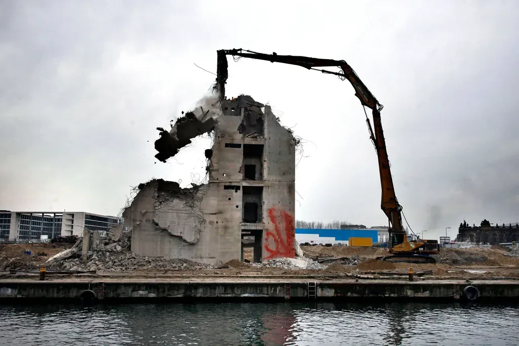 Berlin macht platt: DDR-Architektur stirbt Stück für Stück.
