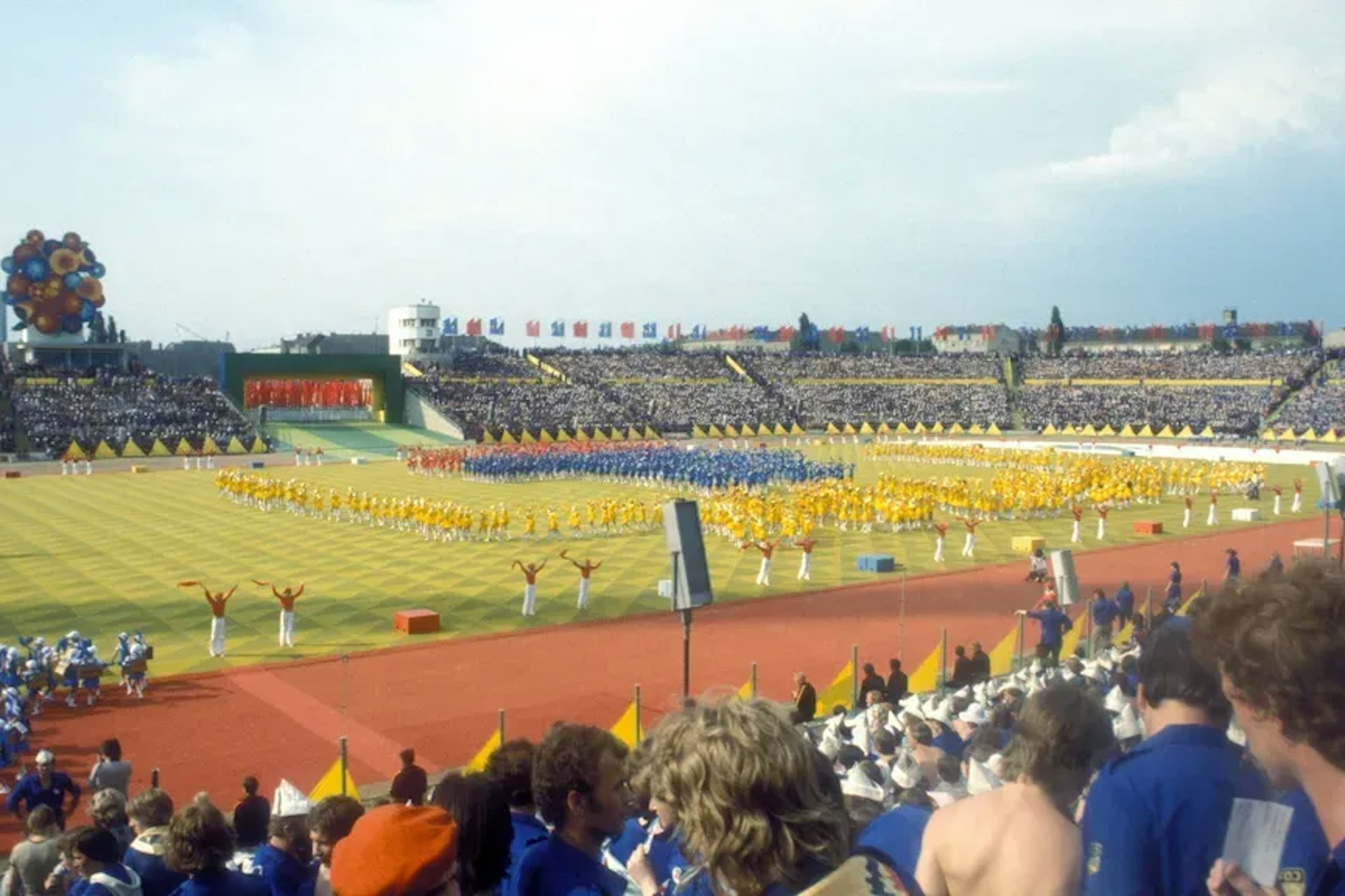 Das Stadion der Weltjugend während der Eröffnung der X. Weltfestspiele der Jugend (1973)