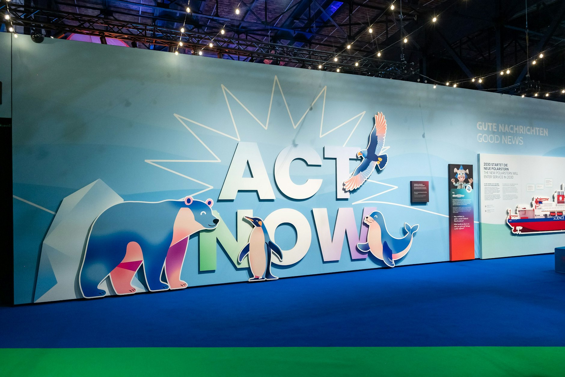 Die Ausstellung will Wege aufzeigen, wie Besucher sich konkret für Naturschutz in Arktis und Antarktis einsetzen können.