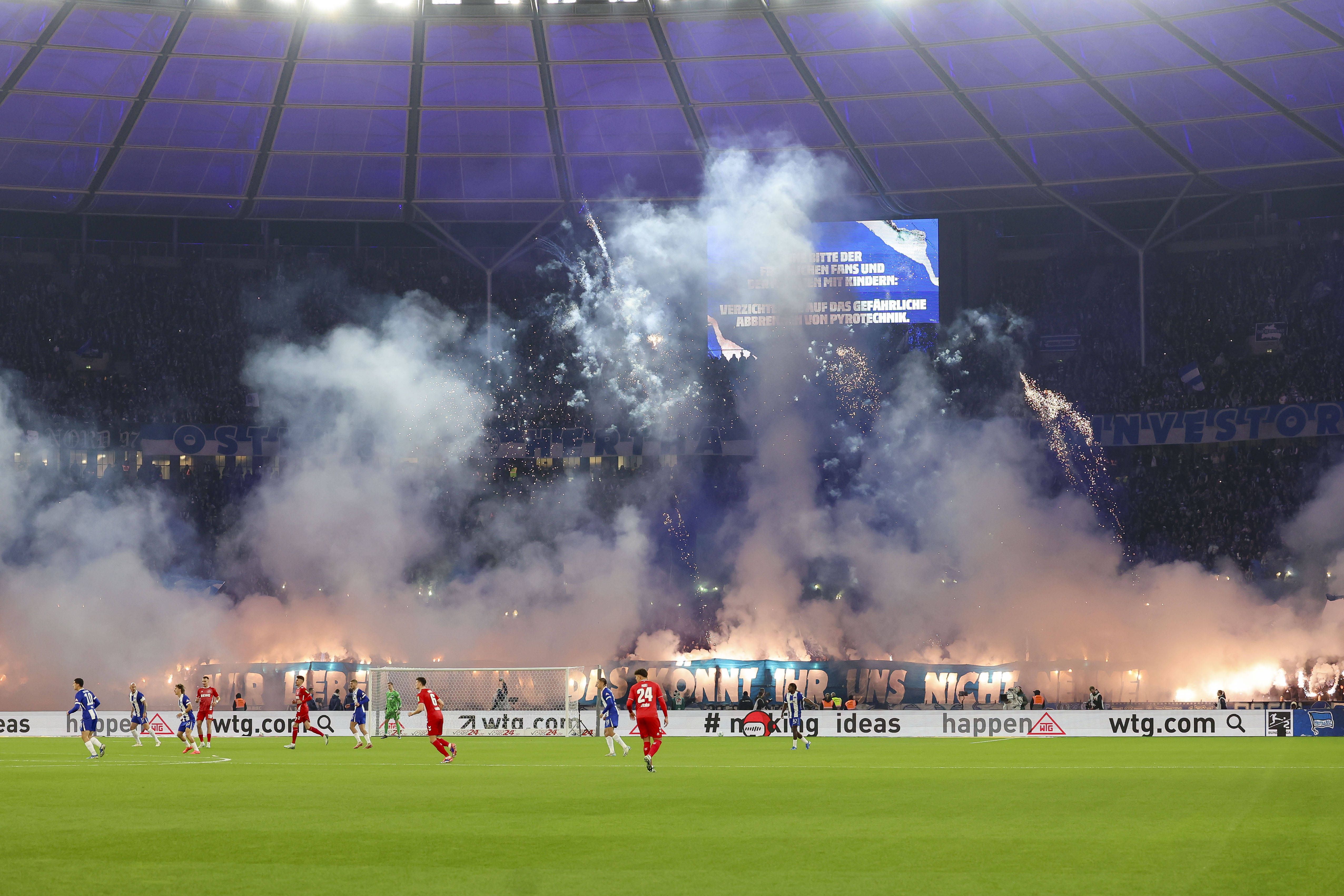 Image - Fanproteste wirken! Fällt bald das Verbot für Pyro-Feiern in Stadien?