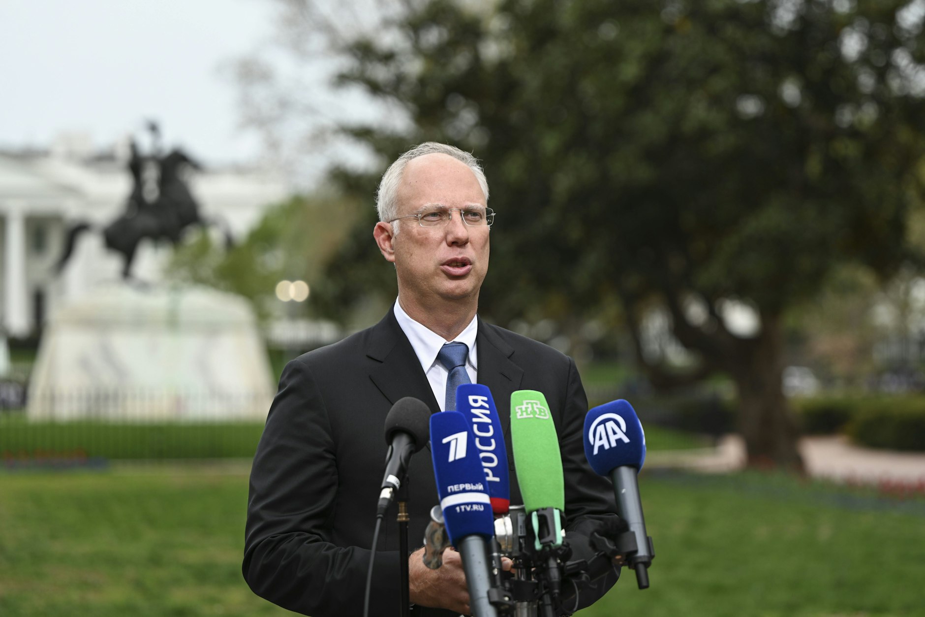 Dezember in Washington: Der russische Chefunterhändler Kirill Dmitrijew beantwortet Fragen von Medienvertretern.