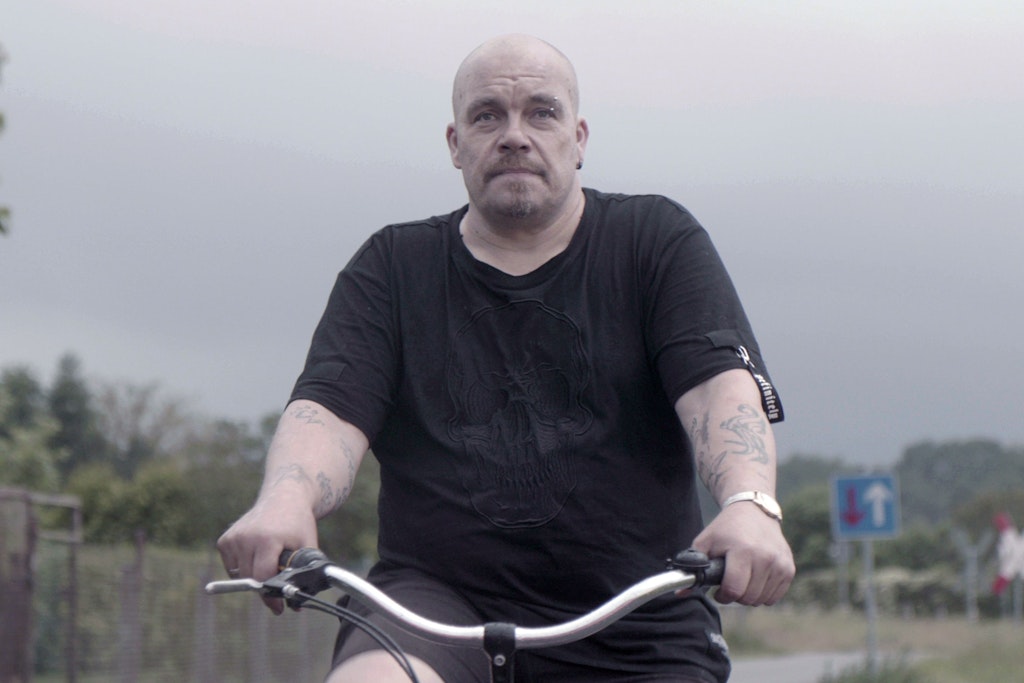 ZDF-Doku „Im Osten was Neues“ begleitet einen Trainer für Migranten in Ostdeutschland