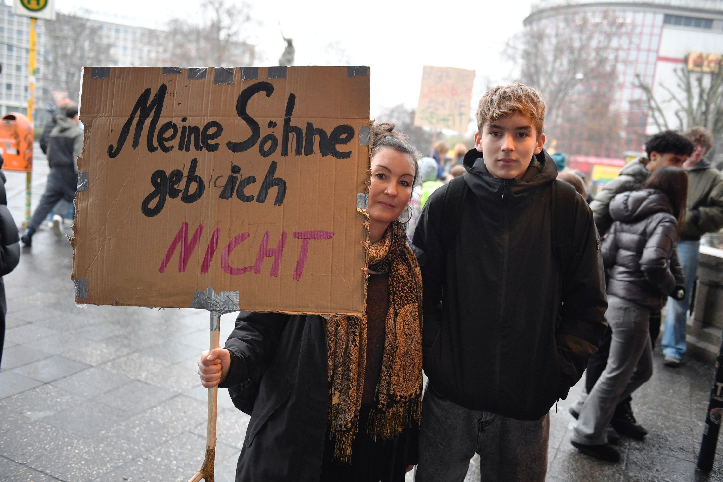 Image - Berliner Schüler gehen gegen die Wehrpflicht auf die Straße