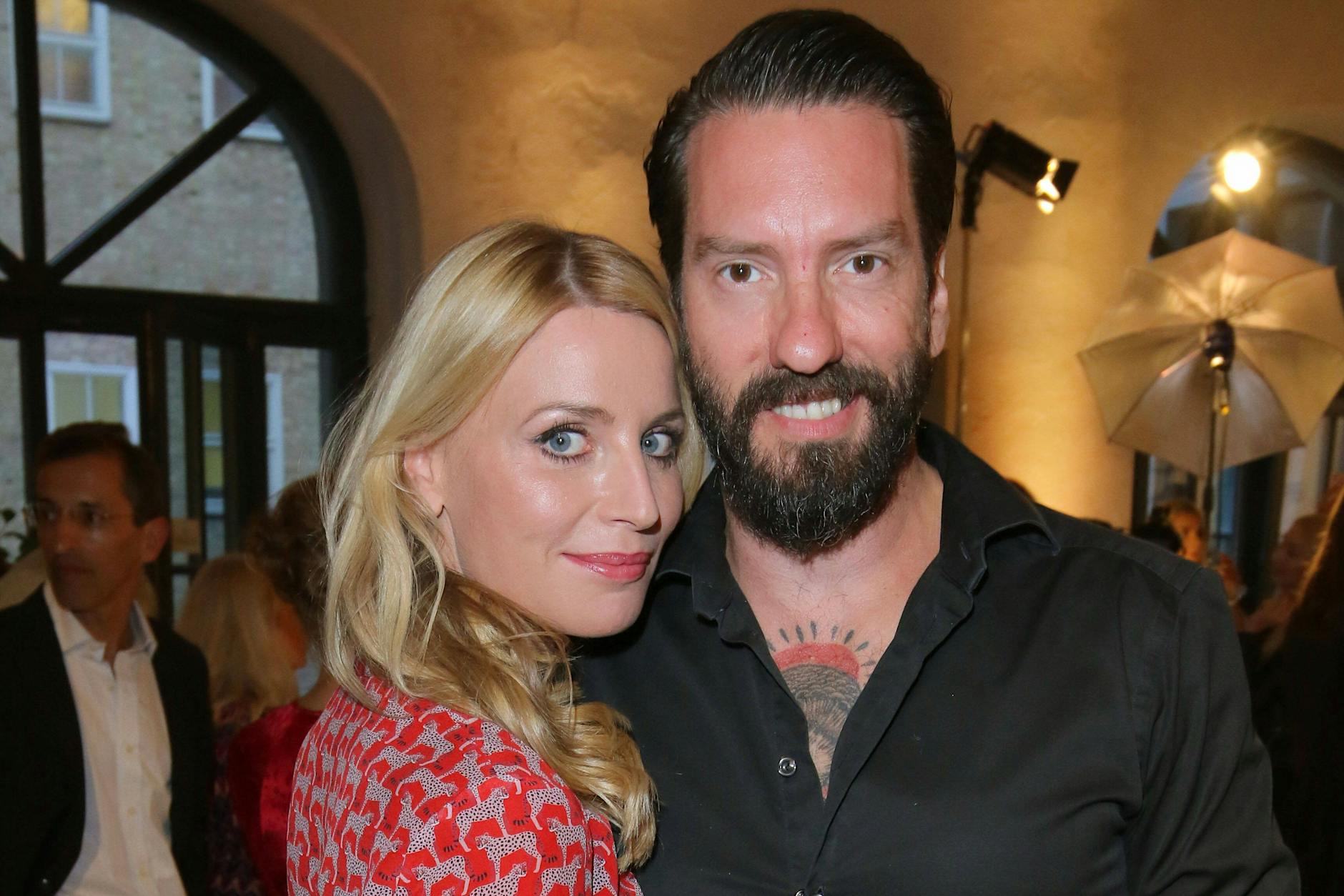 Alec Völkel feiert 10 Jahre Ehe – so untypisch ist sein Hochzeitstag