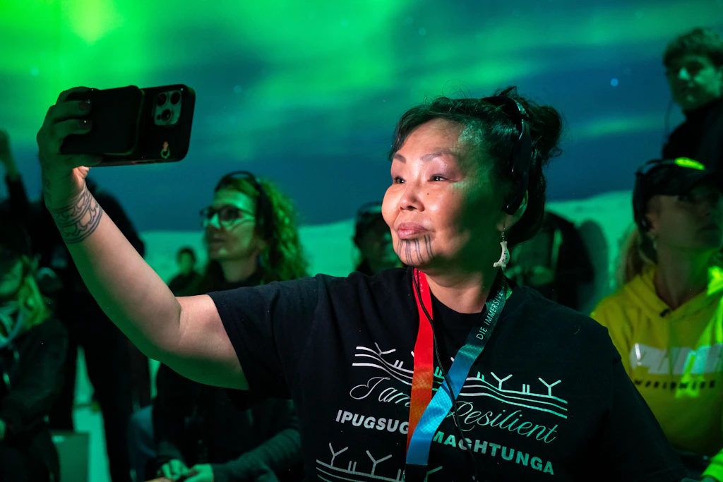 Die Schamanin Yaari Walker vom Yupik-Stamm erzählt von den Folgen der Erderwärmung die die Kultur ihrer Verwandten und Vorfahren in der Arktis bedroht.