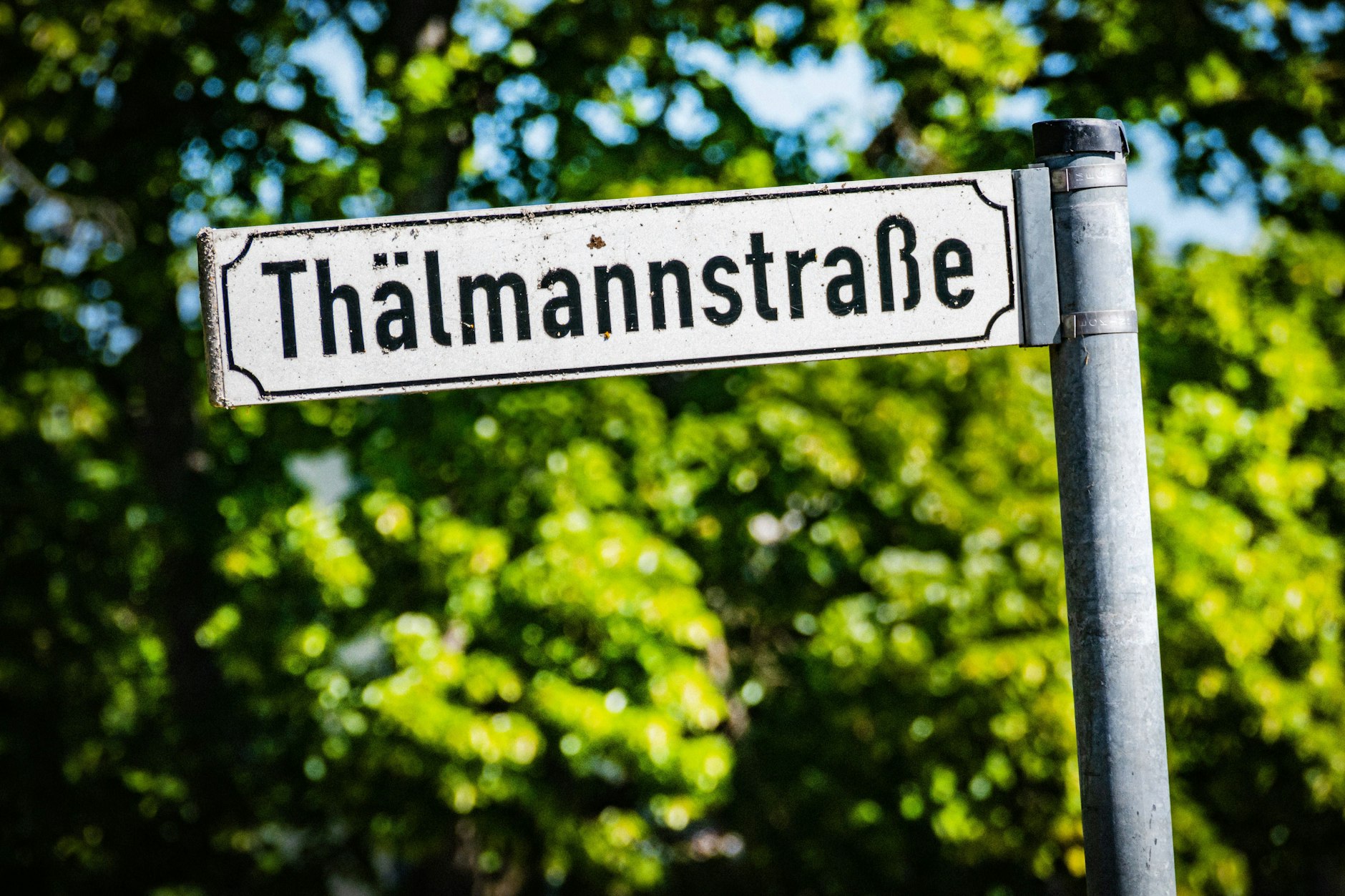 In Templin gibt es noch eine Thälmannstraße. In Jerichow gehört eine solche Straße zur Liste derer, die umbenannt werden sollen.