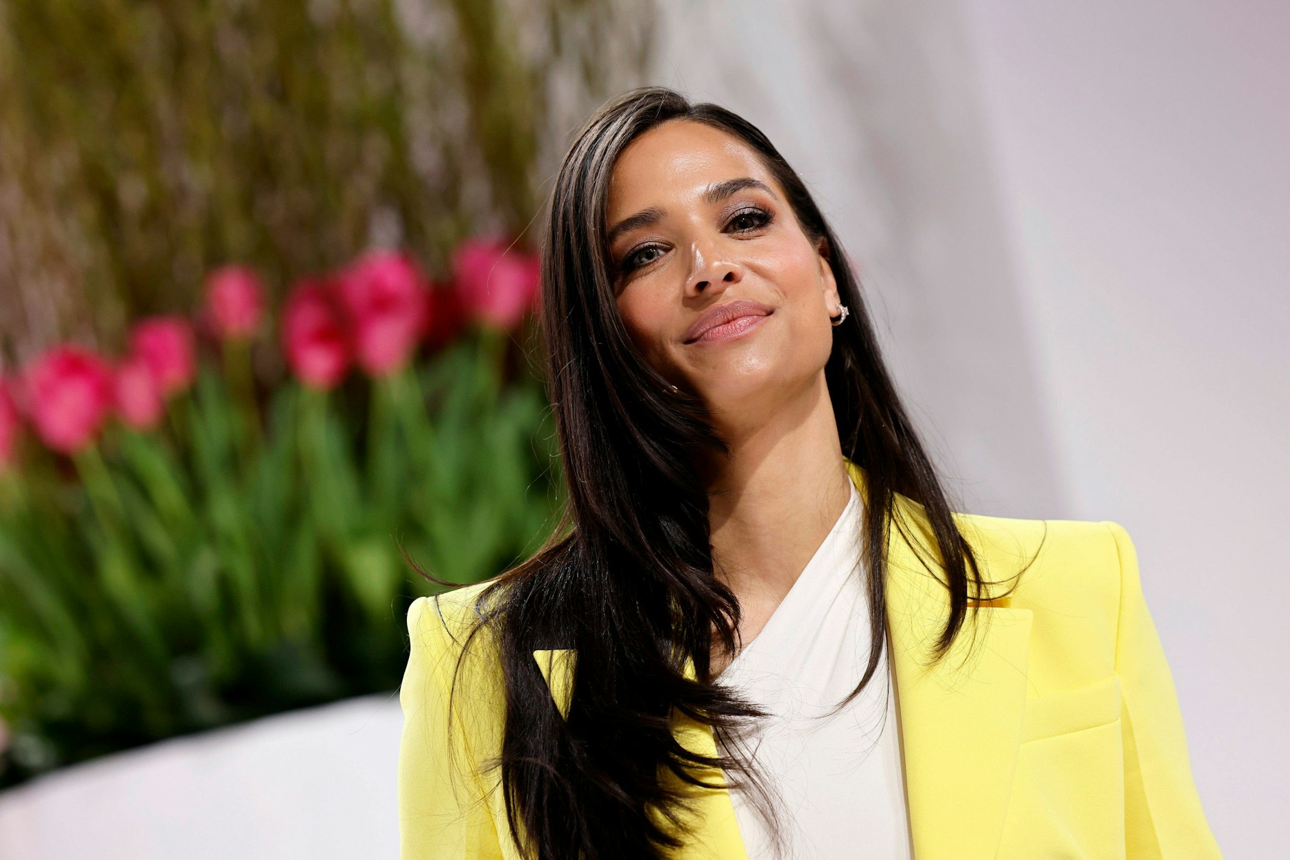 Steckt doch Amira Aly im Kostüm von Eggi bei „Masked Singer“? Sie wird als heiße Kandidatin für das lustige Ei gehandelt.