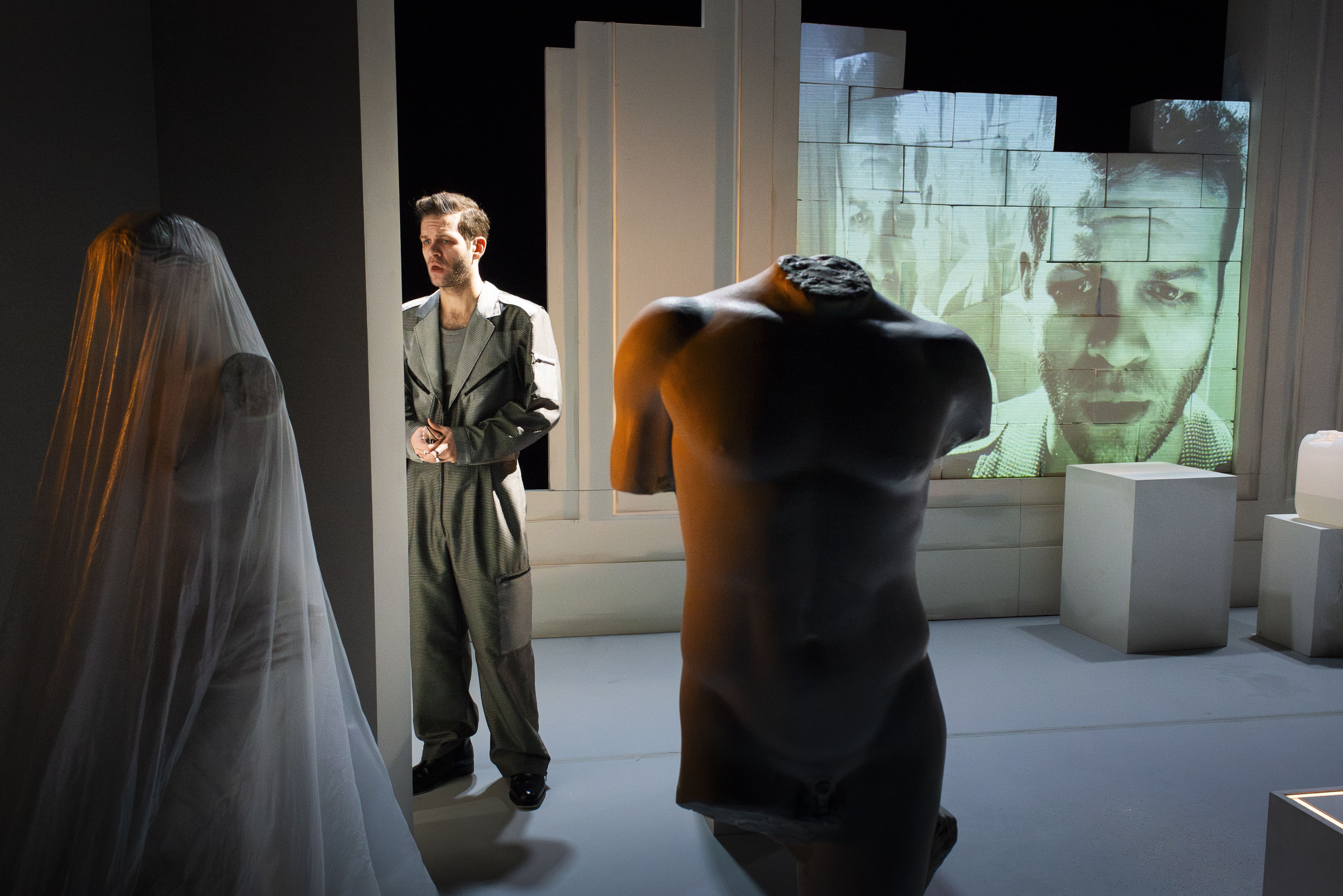 Schnell gealtert: Sibylle Bergs neuer Monolog im Berliner Ensemble