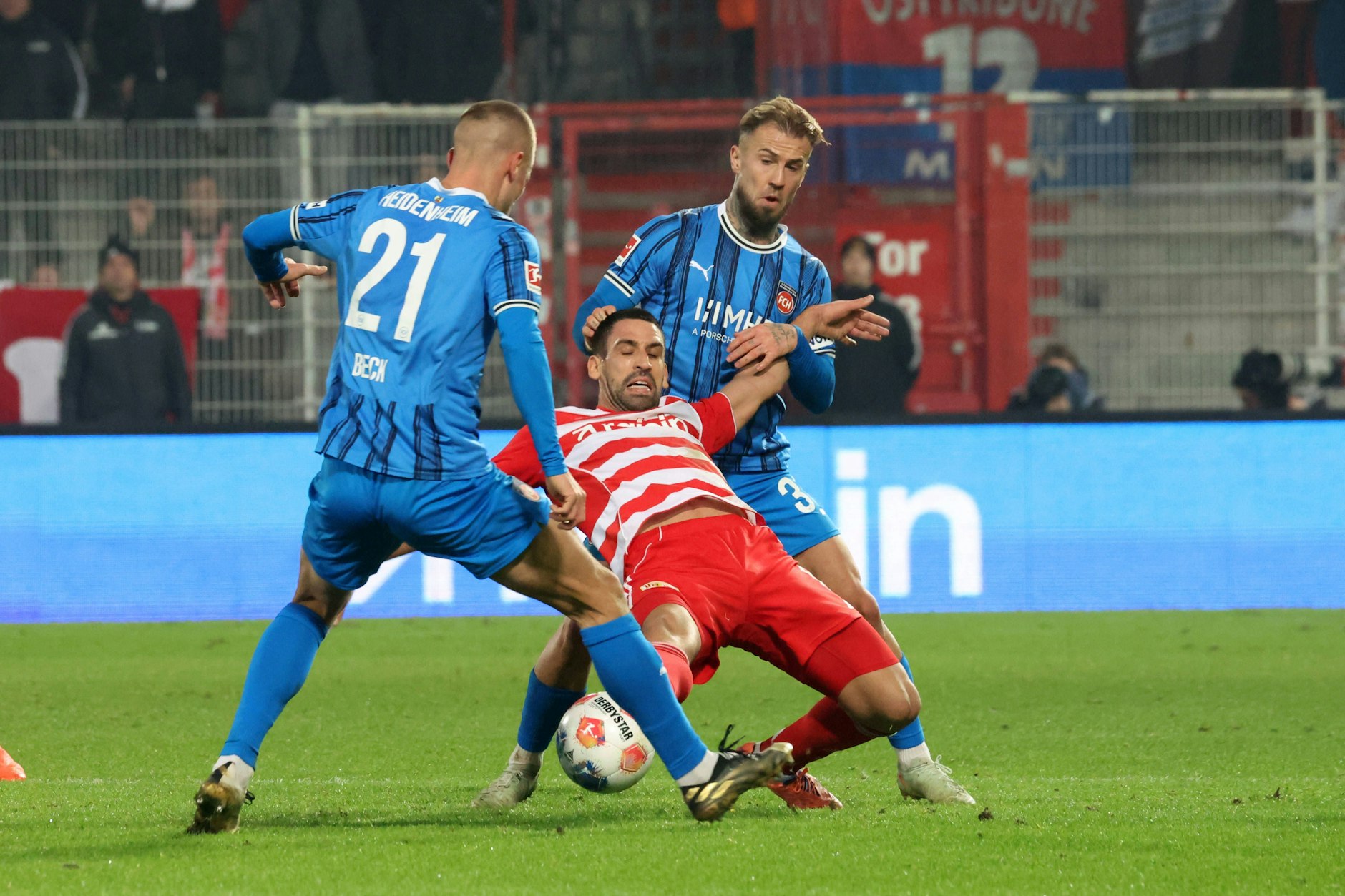 Immer mit vollem Körpereinsatz: So kennt man Rani Khedira auf dem Fußballplatz – wie hier im Heimspiel gegen Hoffenheim.