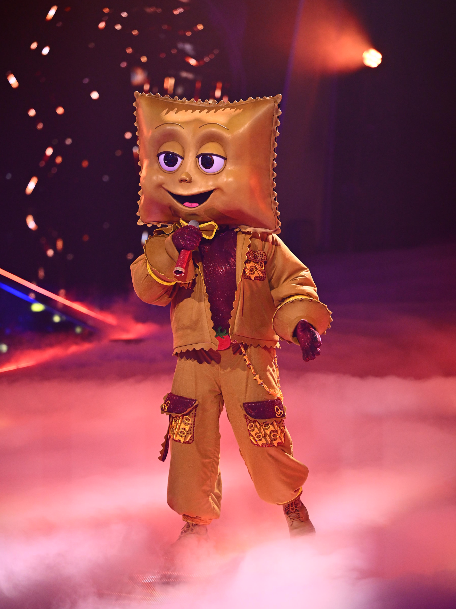 Im Kostüm von Ravioli, bei „Masked Singer“ auch Rave-Ioli genannt, soll angeblich Sänger Pietro Lombardi stecken. 91 Prozent der Zuschauer sind davon überzeugt.