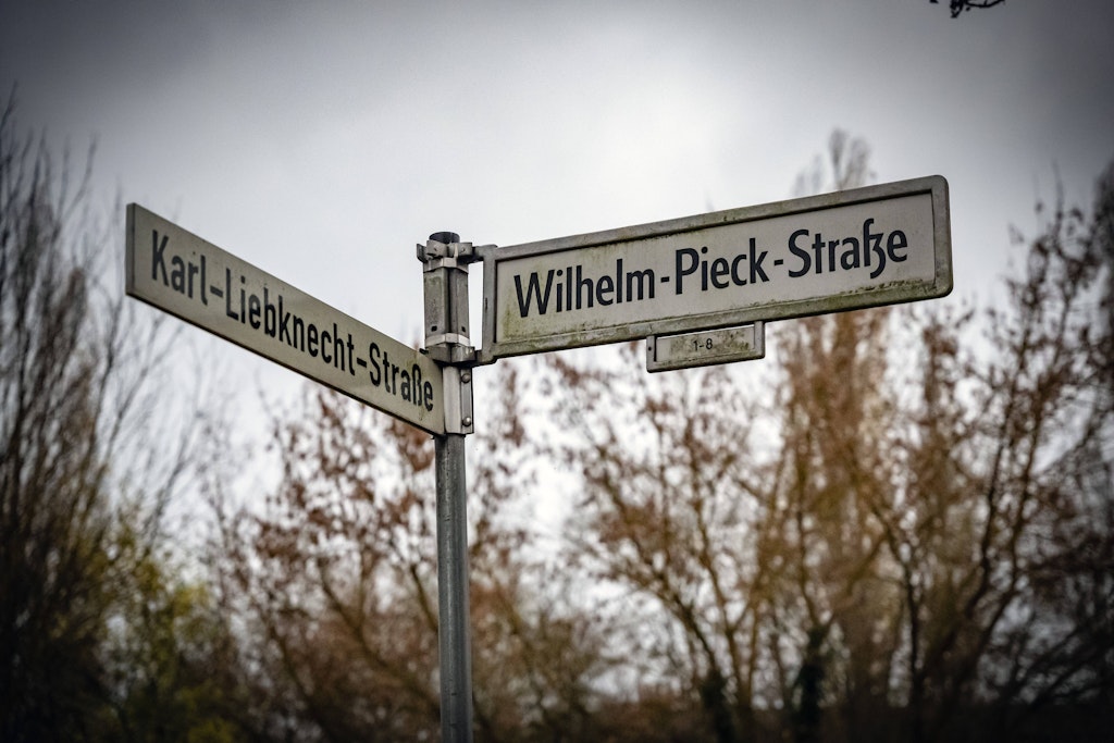 Stra-en-aus-der-DDR-SED-Opferbeauftragte-will-Namen-abschaffen