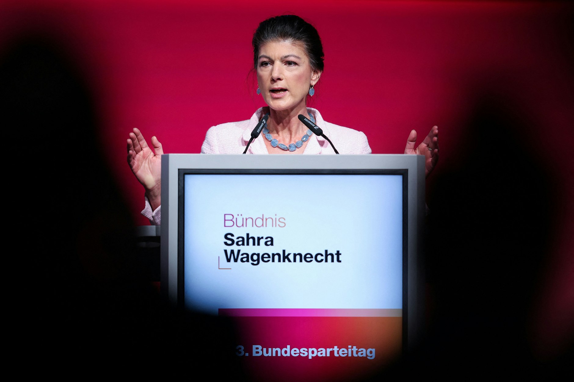 Sahra Wagenknecht will sich aus der Parteispitze des BSW zurückziehen.