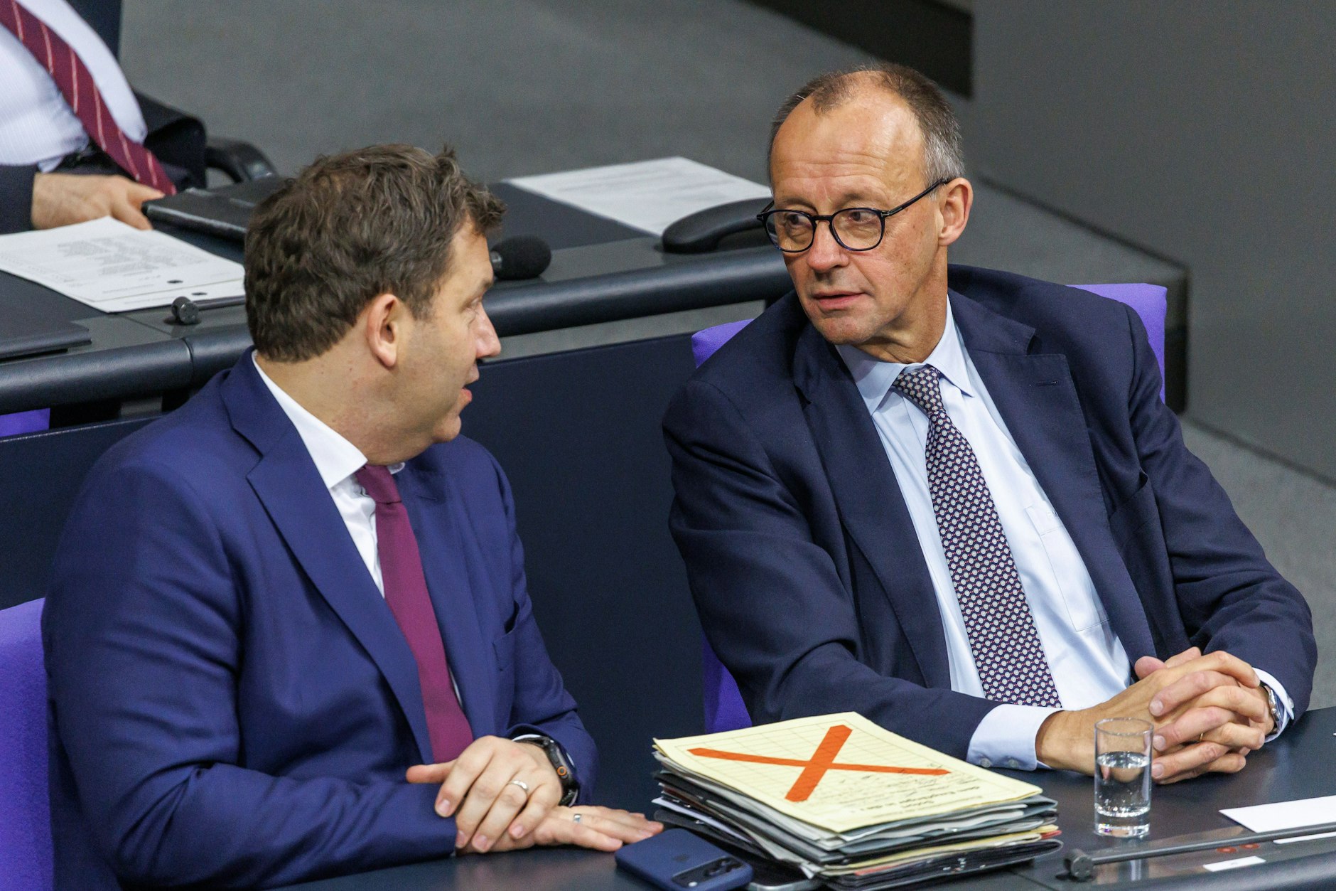 Bundesfinanzminister und Vizekanzler Lars Klingbeil (SPD) und Bundeskanzler Friedrich Merz (CDU)