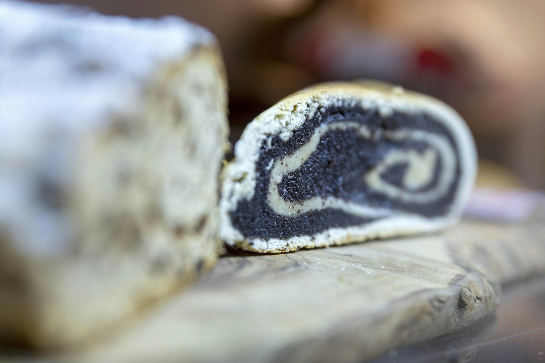 Wer gern Mohnstollen backt, sollte vorher einen Blick auf das Produkt werfen. Eine Sorte Mohn wurde jetzt vom Hersteller zurückgerufen.