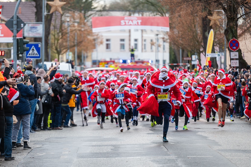 Zipfelm-tzen-auf-fertig-los-Nikol-use-laufen-um-die-Wette