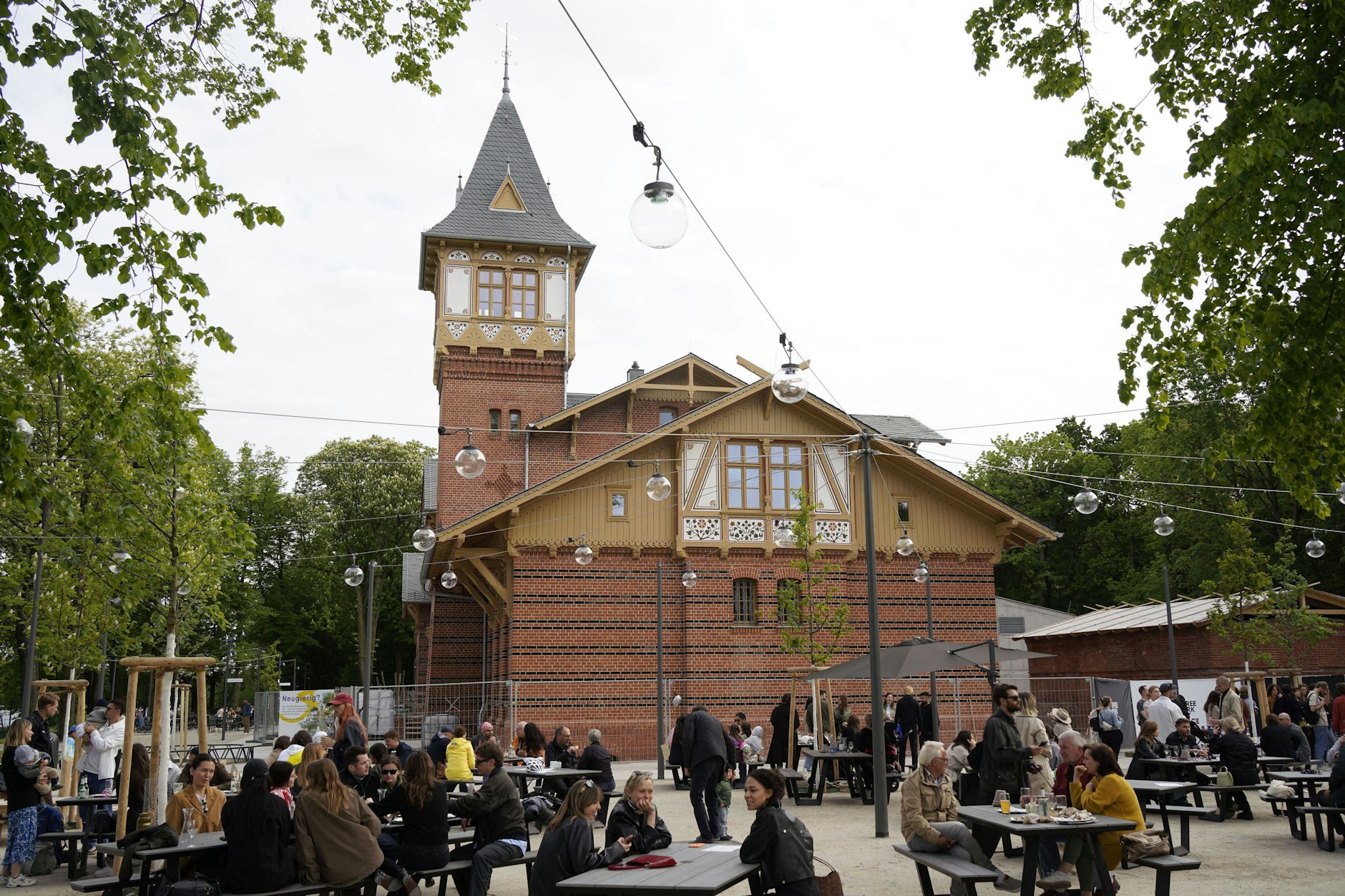 Nur der Biergarten am Eierhäuschen lief einigermaßen. Bei gutem Wetter, und wenn mal gerade keine Baustelle den Betrieb störte.