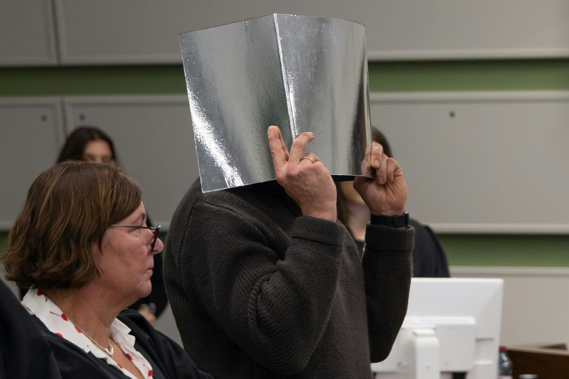 Blutiger Angriff auf Neonazi in Berlin: Linke stehen vor Gericht