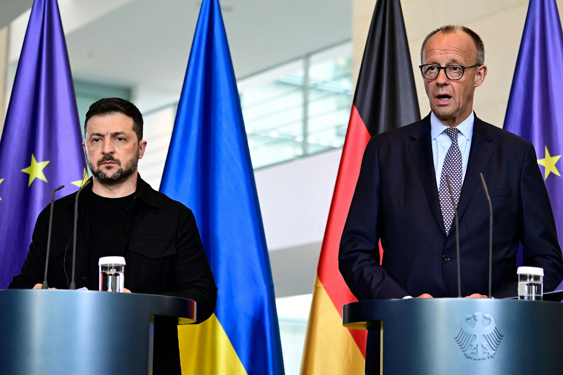 Deutschland ist nicht zu Verhandlungen mit Russland bereit: Bundeskanzler Friedrich Merz (r.) mit dem ukrainischen Präsidenten Wolodymyr Selenskyj.