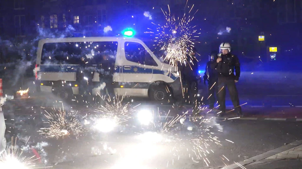 Hohe Geldstrafe bei Verstoß: Berliner Bezirk verbietet Böllern