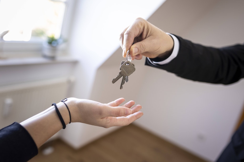 Hammer-Urteil-Tausende-Kunden-k-nnen-Geld-von-Maklern-zur-ckfordern