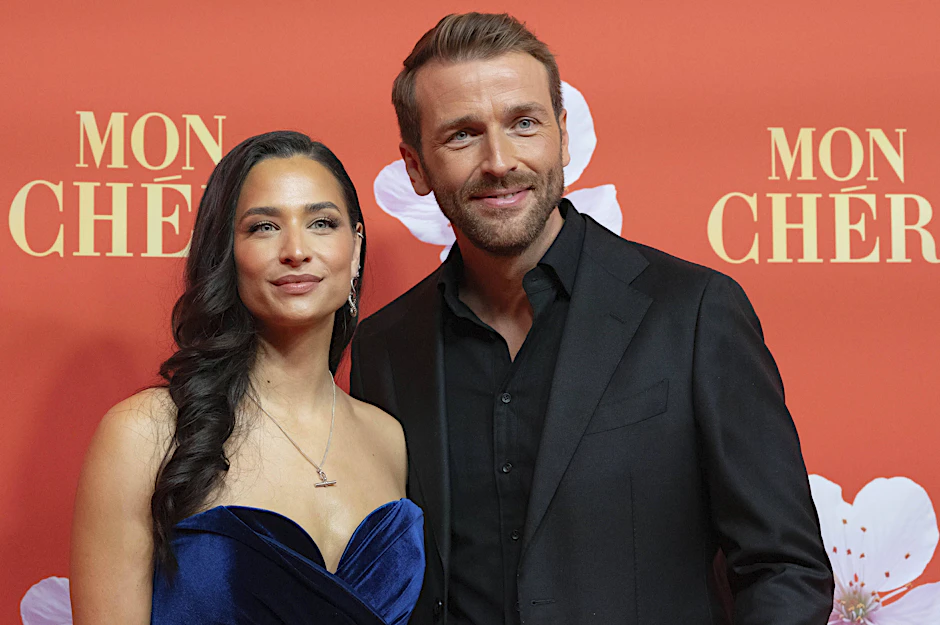 Amira Aly und Christian Düren im Dezember 2024 beim Mon Cheri Barbara Tag 2024 in München.
