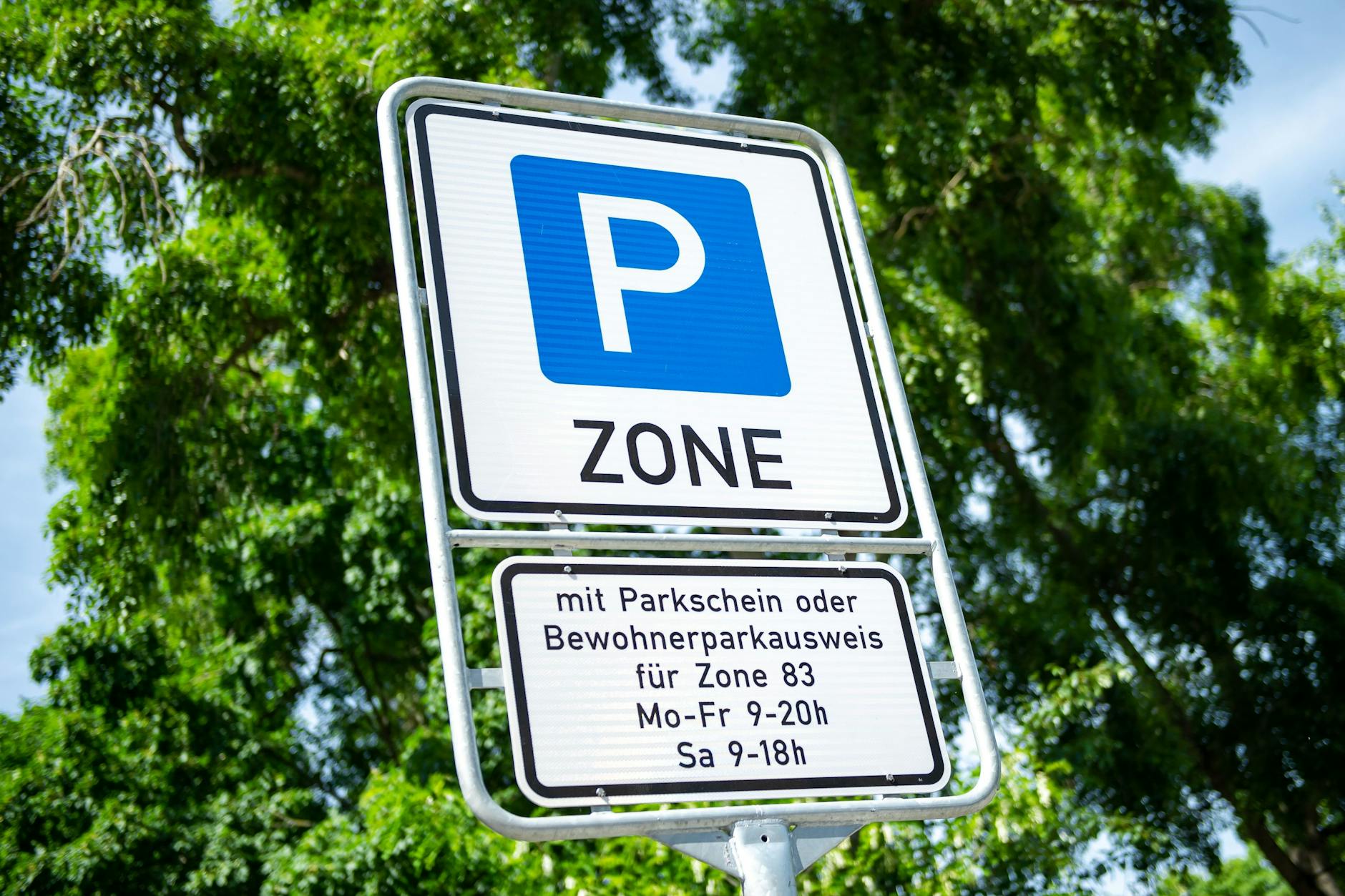 Autofahrer atmen auf: Erhöhung der Parkgebühren für Anwohner abgesagt