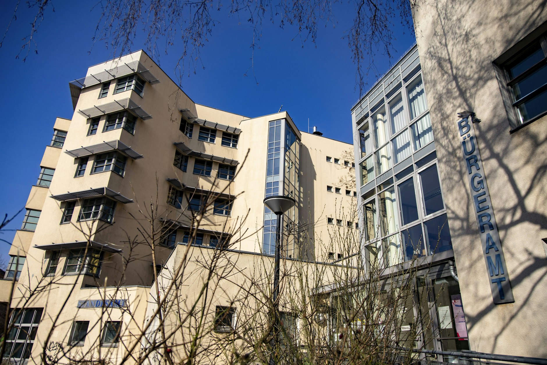 Das Bürgeramt und Standesamt von Friedrichshain-Kreuzberg in Berlin. Wer hier eine Geburtsurkunde beantragt, muss drei Monate warten.