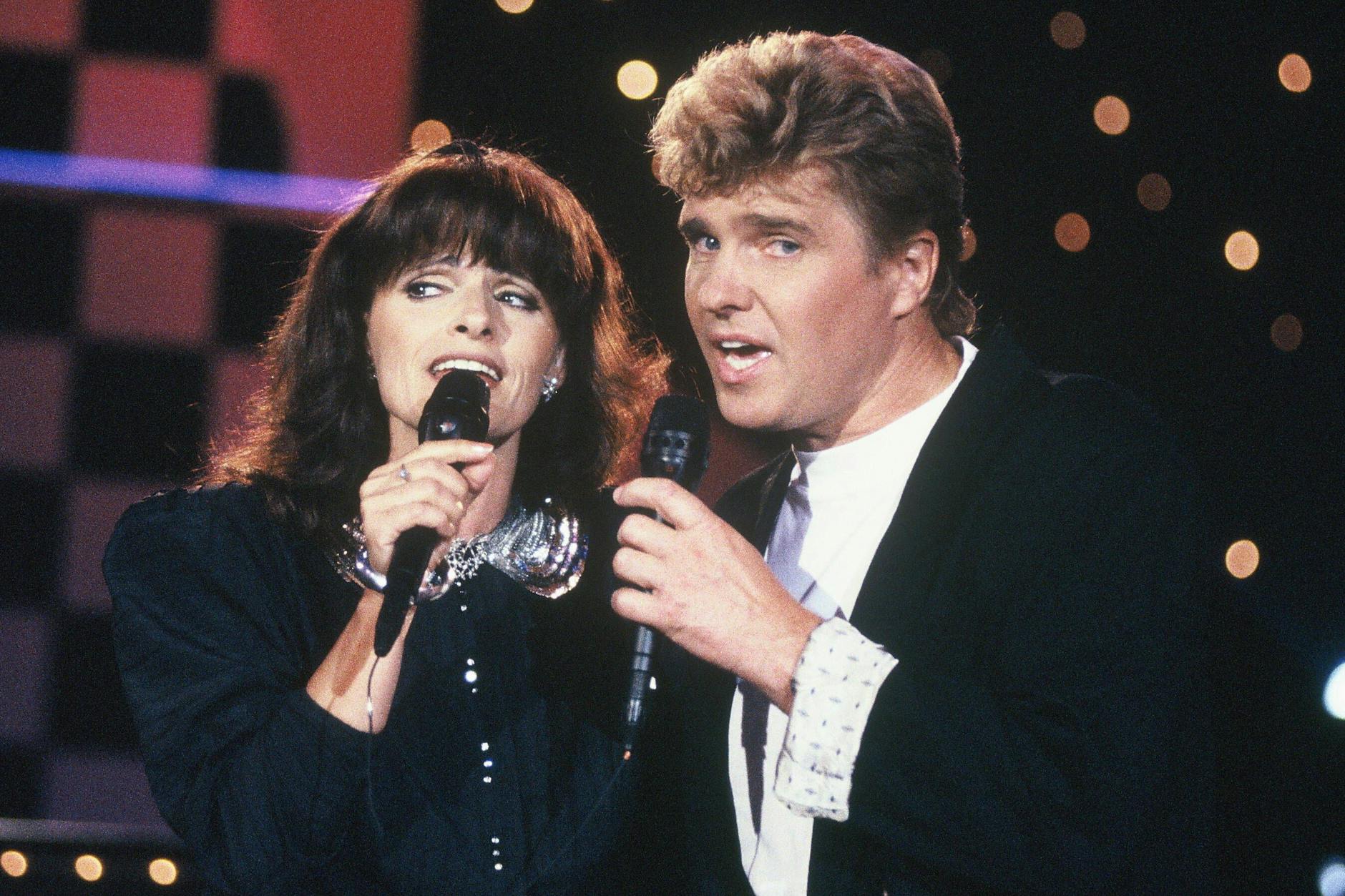 Mit Weihnachten in Familie sangen sich Frank Schöbel und Aurora Lacasa in die Herzen der Menschen im Osten. Noch heute ist ihre Platte zum Fest ein Hit.