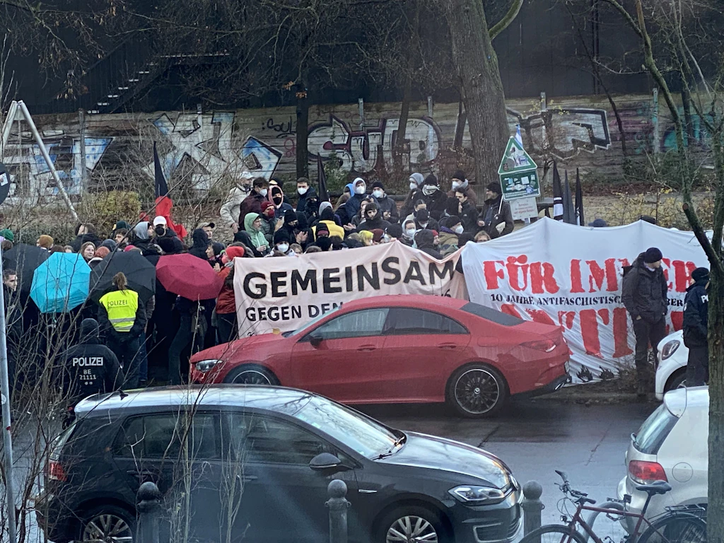 Angriff von Linksextremisten auf Neonazi: Hundert Anhänger versammeln sich zum Prozessbeginn
